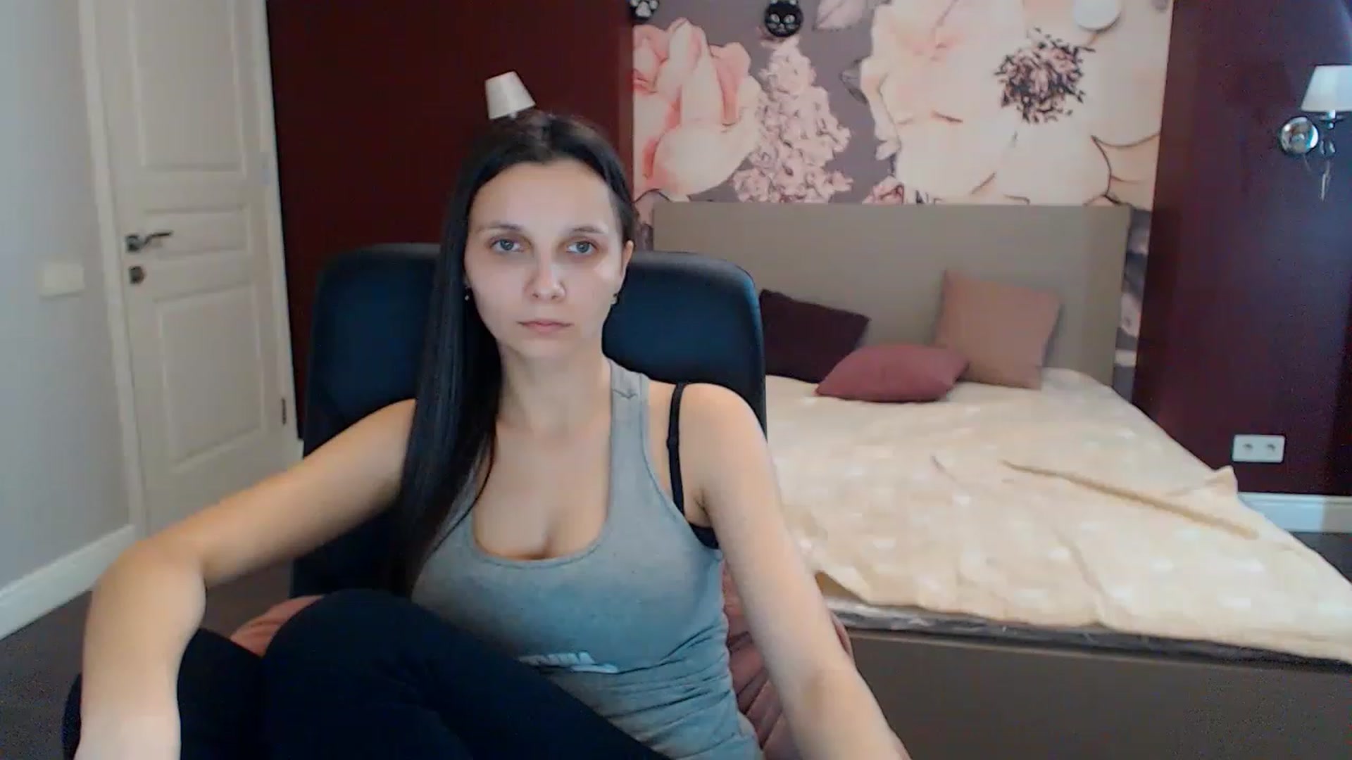 Gallery image thumbnail from Karina_Mils's myfreecams stream on, 02/01/2023, 11:49 image 8 of 20