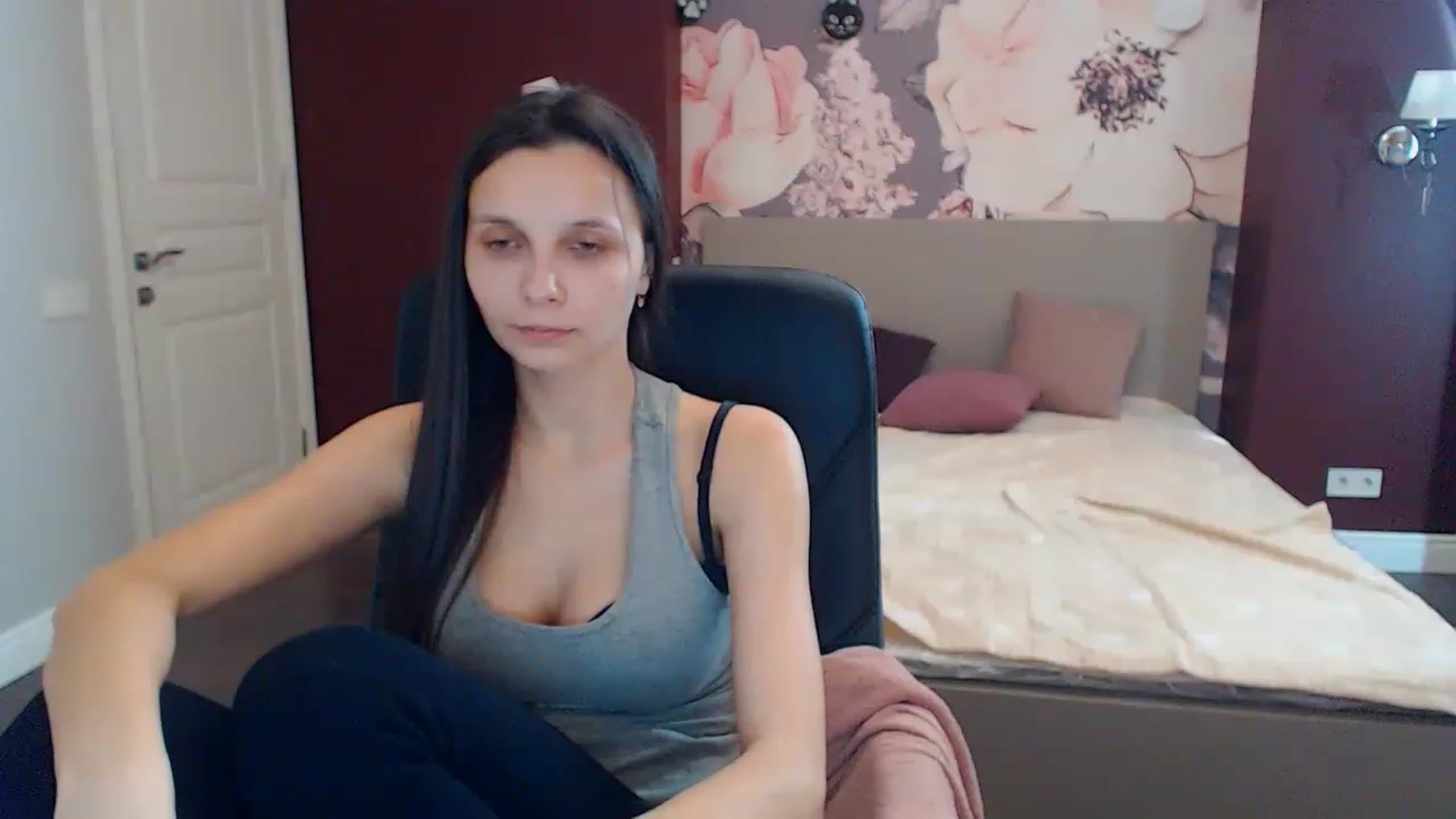 Gallery image thumbnail from Karina_Mils's myfreecams stream on, 02/01/2023, 12:06 image 11 of 20