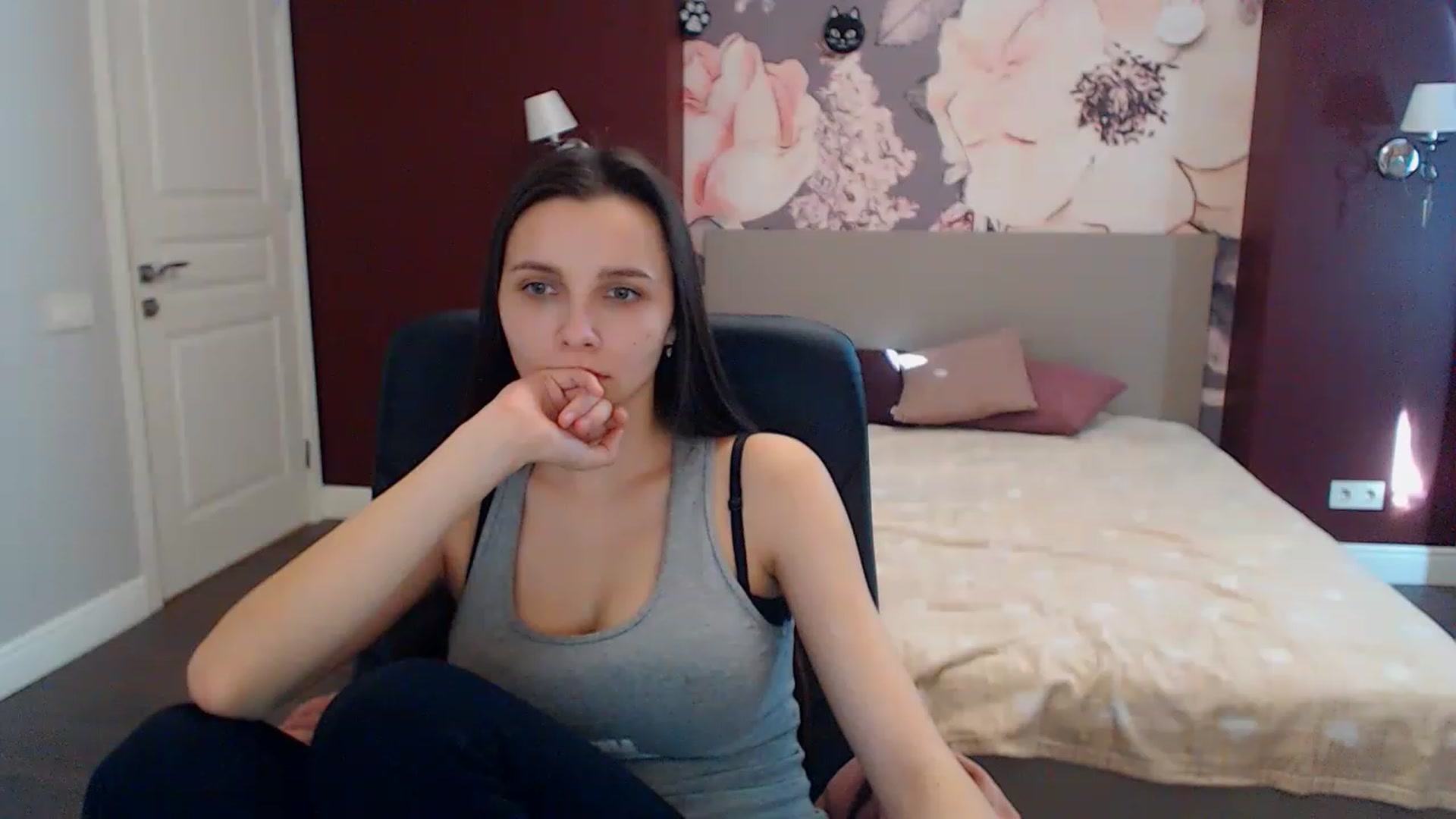 Gallery image thumbnail from Karina_Mils's myfreecams stream on, 02/02/2023, 10:49 image 8 of 20