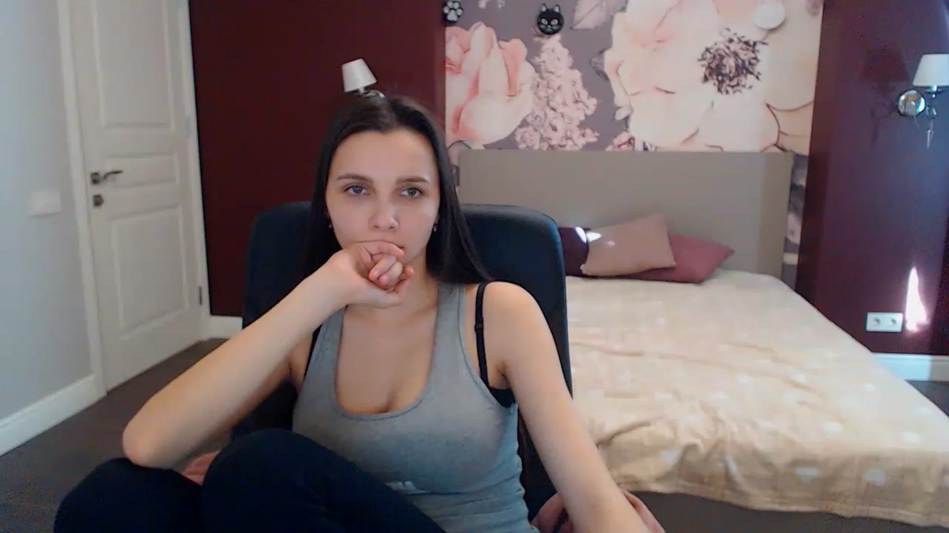 Gallery image thumbnail from Karina_Mils's myfreecams stream on, 02/02/2023, 10:49 image 9 of 20