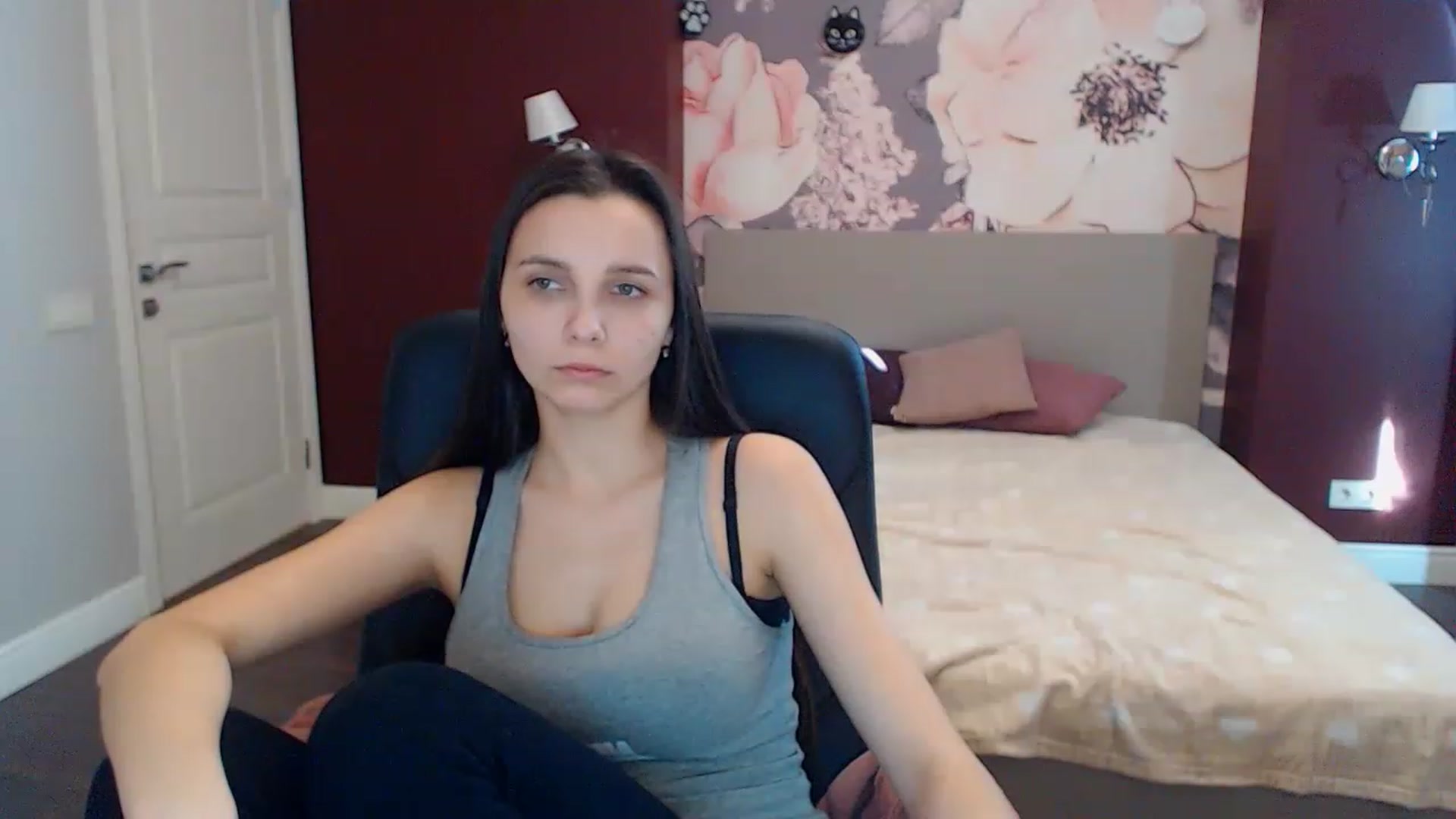 Gallery image thumbnail from Karina_Mils's myfreecams stream on, 02/02/2023, 10:49 image 16 of 20