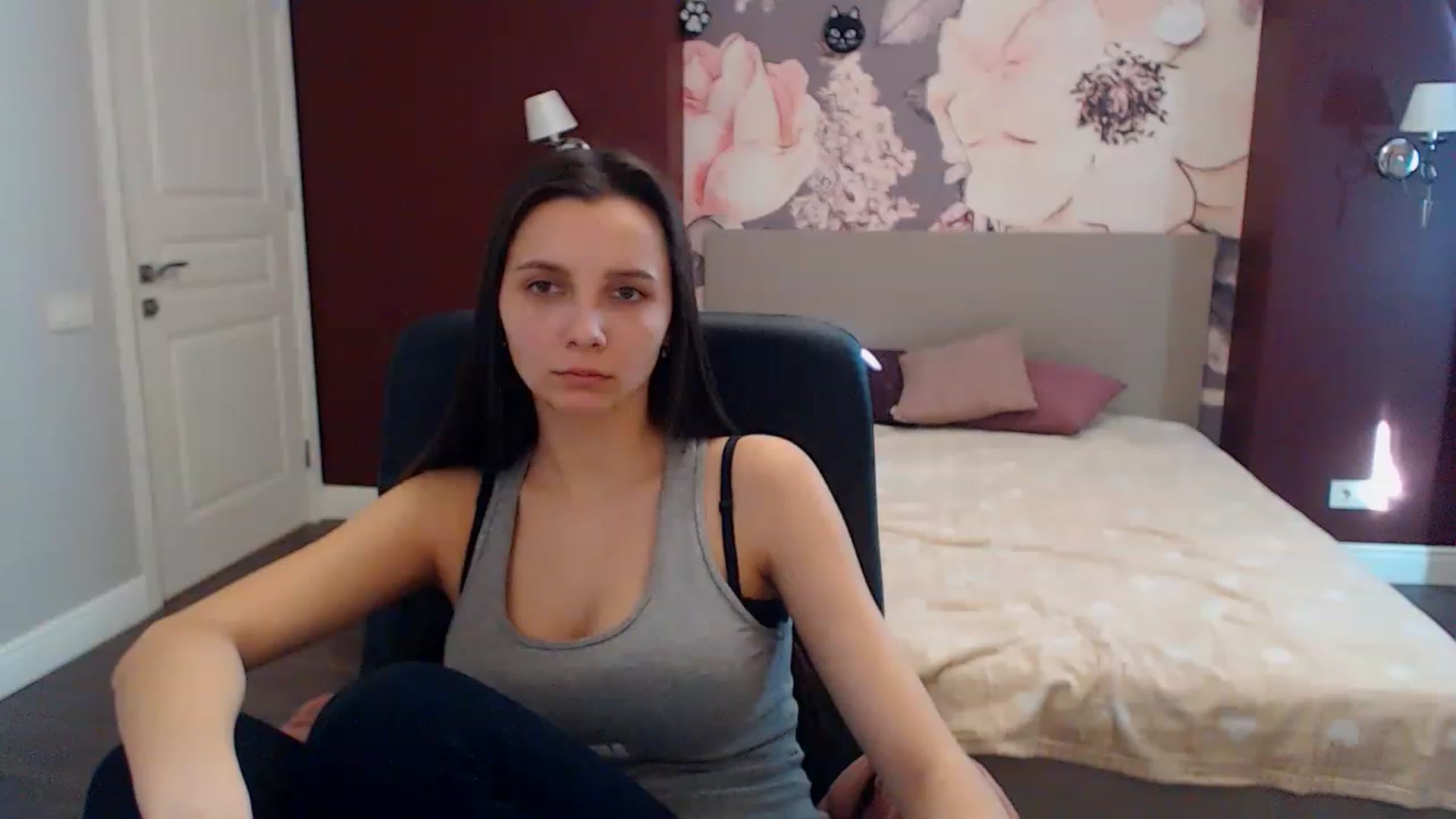 Gallery image thumbnail from Karina_Mils's myfreecams stream on, 02/02/2023, 10:49 image 18 of 20
