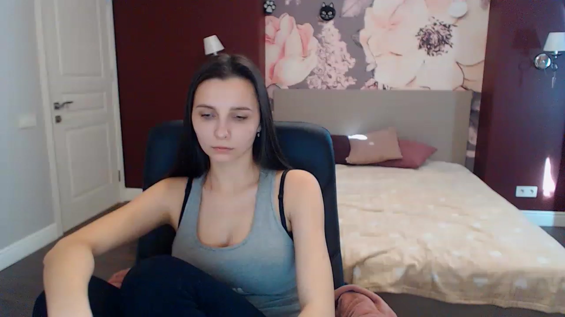 Gallery image thumbnail from Karina_Mils's myfreecams stream on, 02/02/2023, 10:49 image 4 of 20