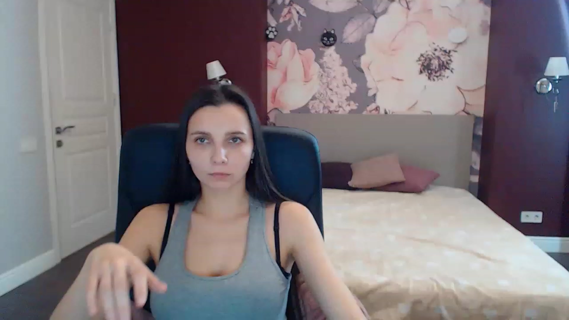 Gallery image thumbnail from Karina_Mils's myfreecams stream on, 02/02/2023, 11:51 image 17 of 20