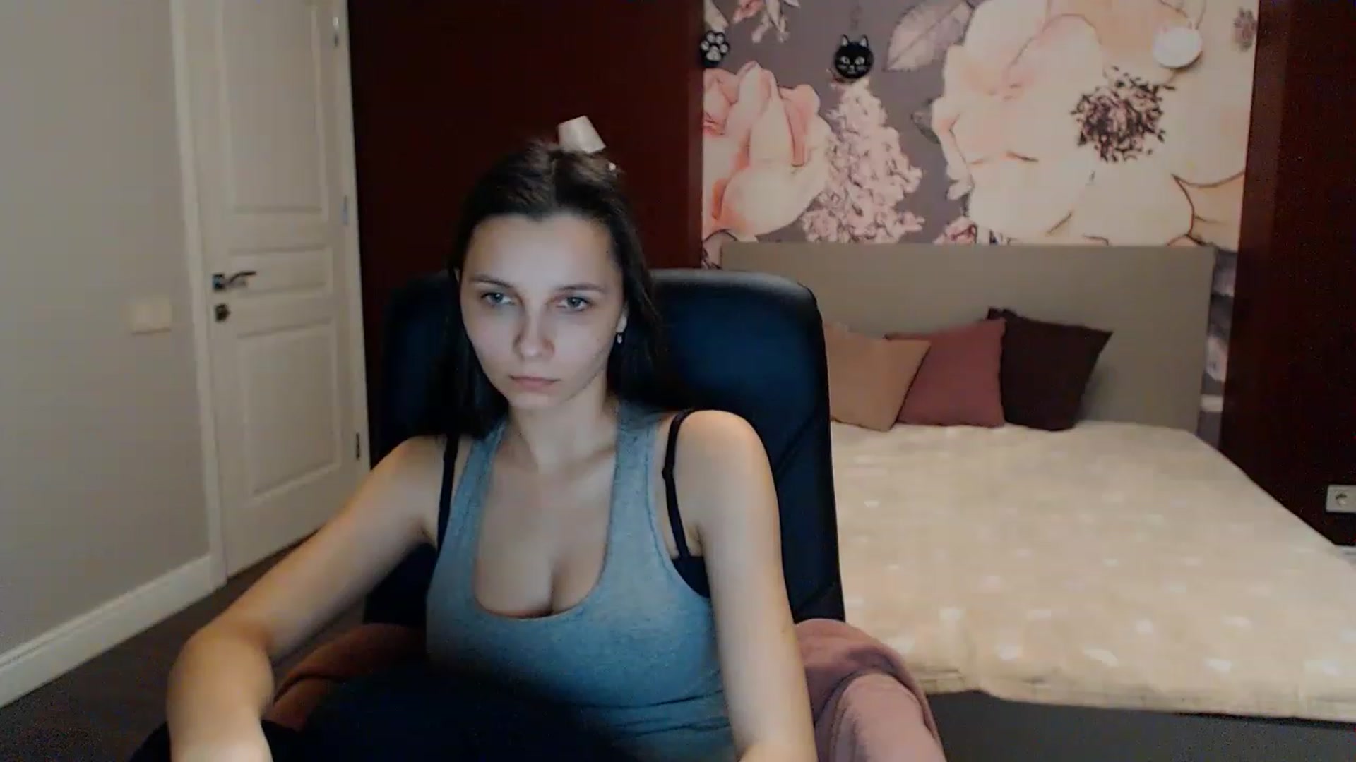 Gallery image thumbnail from Karina_Mils's myfreecams stream on, 02/03/2023, 15:25 image 10 of 20