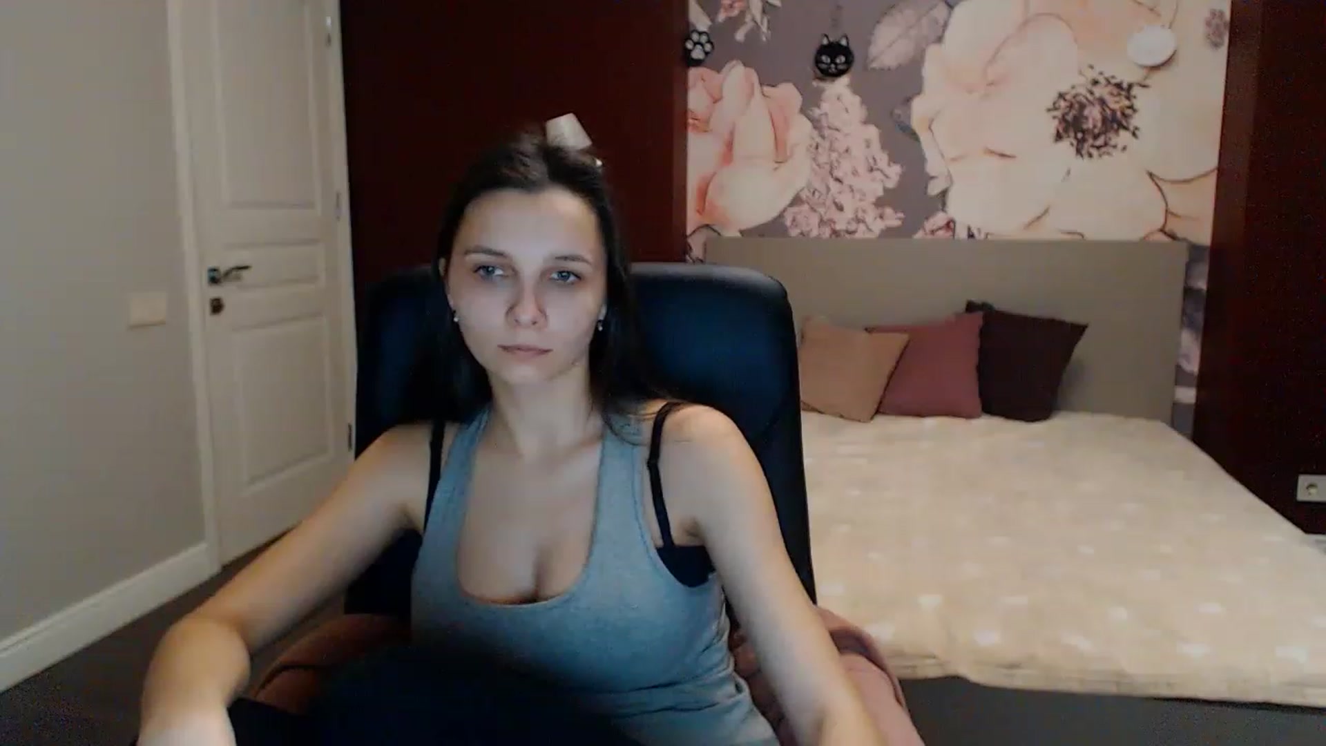 Gallery image thumbnail from Karina_Mils's myfreecams stream on, 02/03/2023, 15:25 image 5 of 20