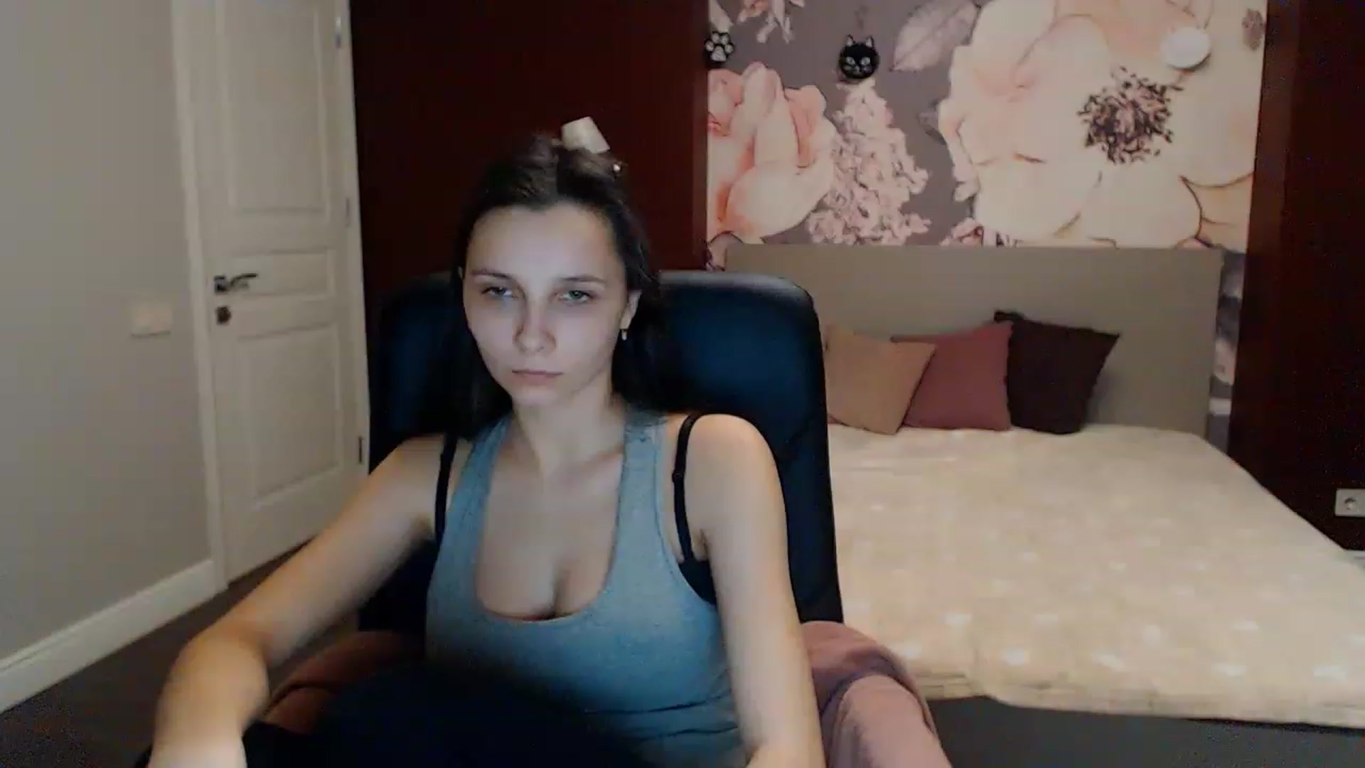 Gallery image thumbnail from Karina_Mils's myfreecams stream on, 02/03/2023, 15:25 image 7 of 20