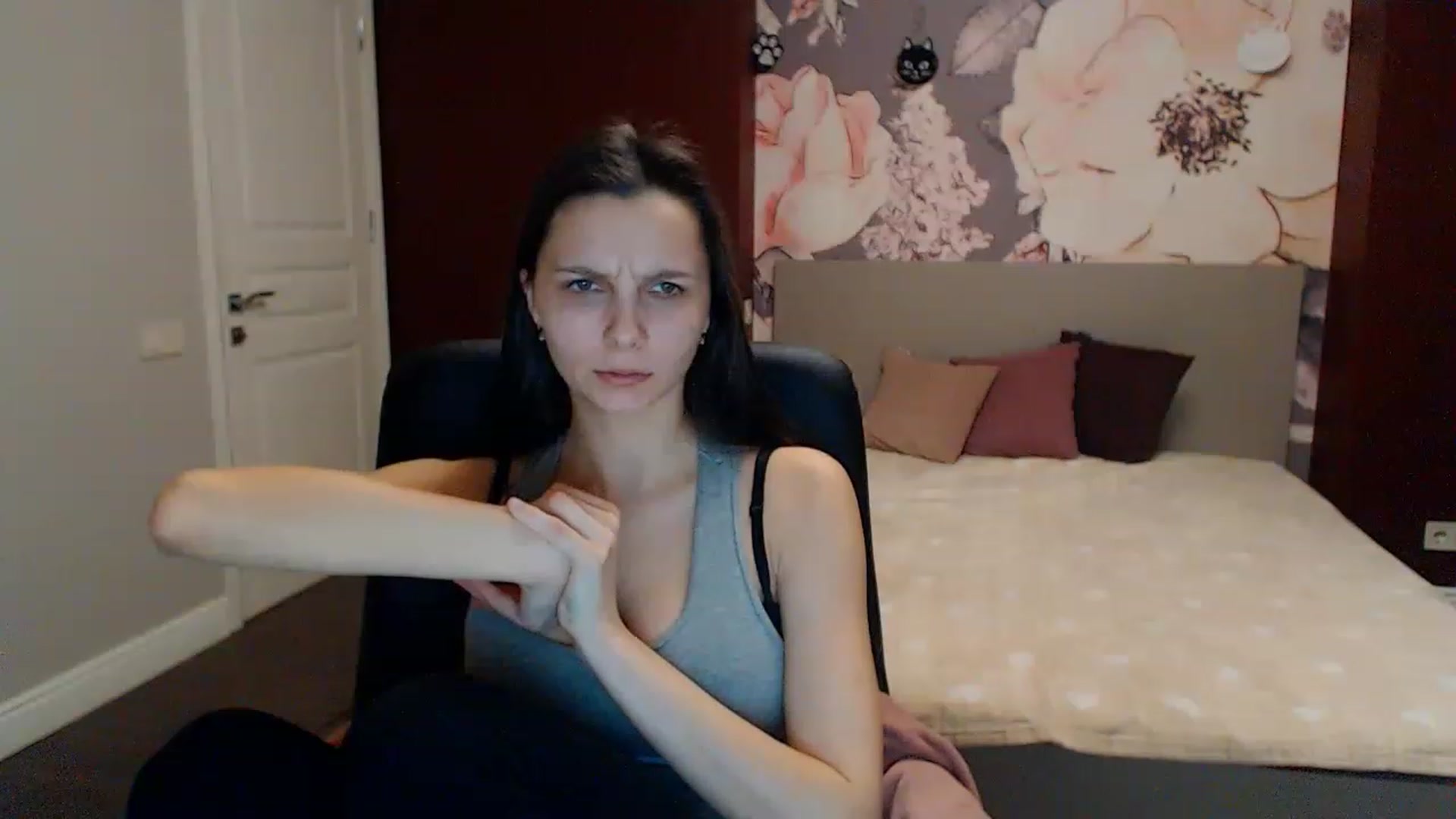 Gallery image thumbnail from Karina_Mils's myfreecams stream on, 02/03/2023, 15:25 image 14 of 20