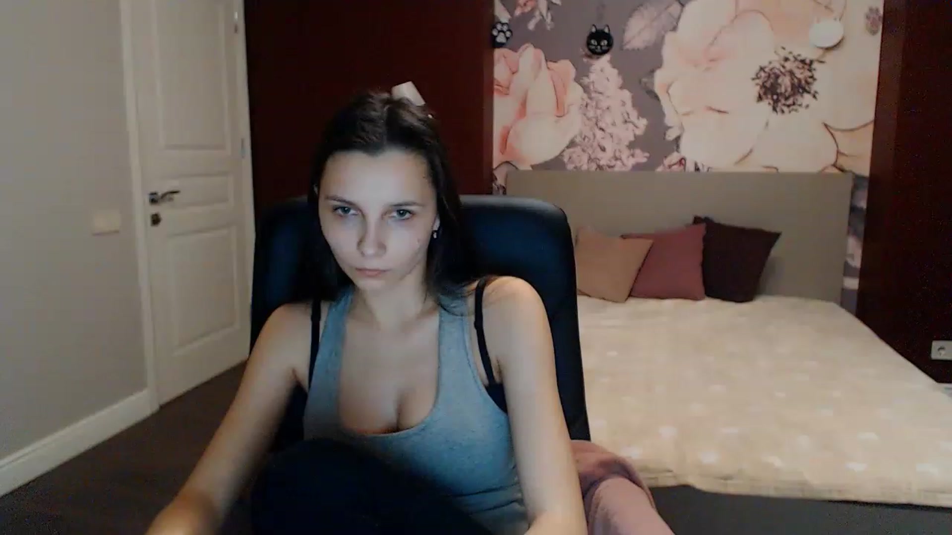 Gallery image thumbnail from Karina_Mils's myfreecams stream on, 02/03/2023, 15:25 image 2 of 20