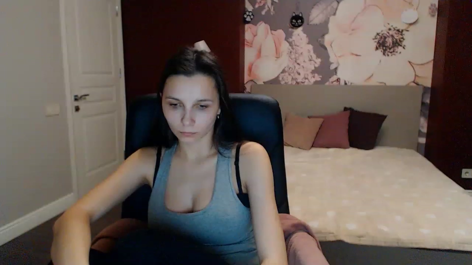 Gallery image thumbnail from Karina_Mils's myfreecams stream on, 02/03/2023, 15:25 image 3 of 20