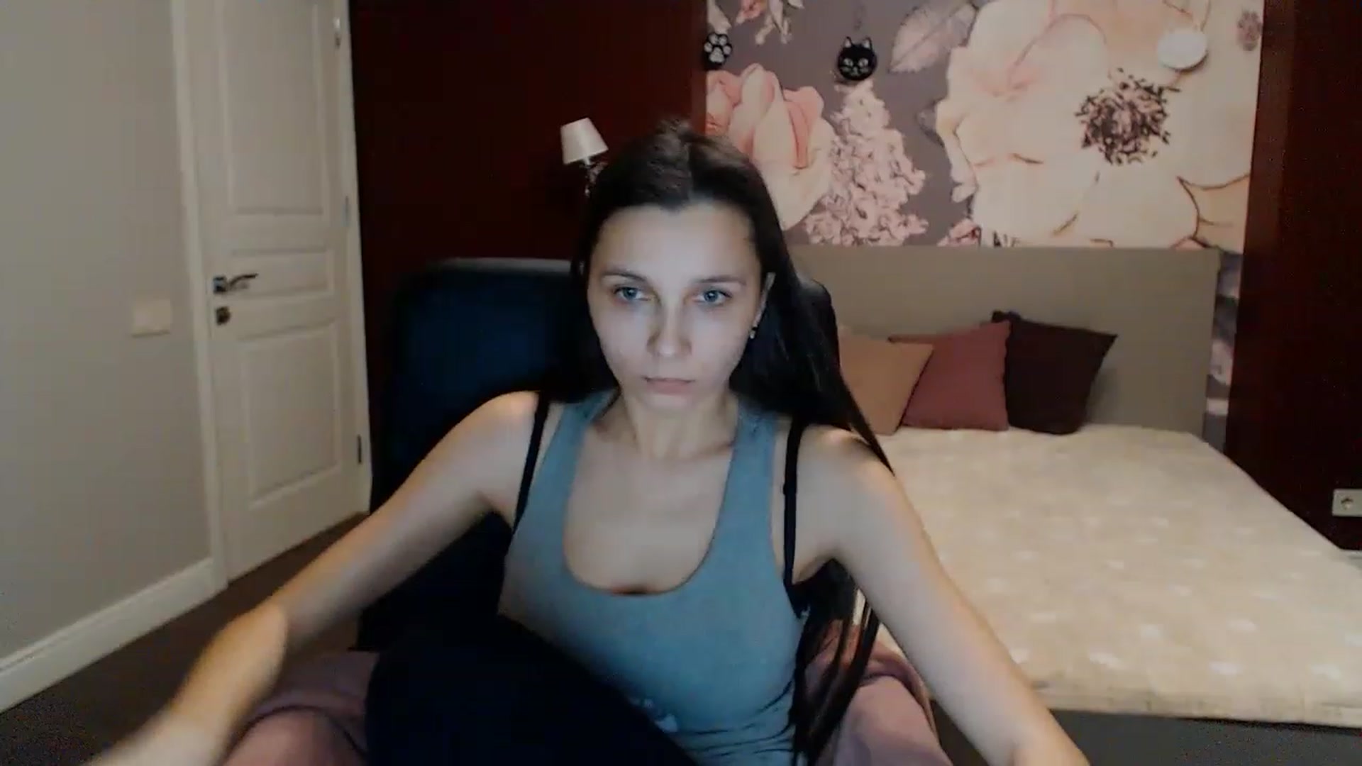 Gallery image thumbnail from Karina_Mils's myfreecams stream on, 02/03/2023, 15:25 image 18 of 20