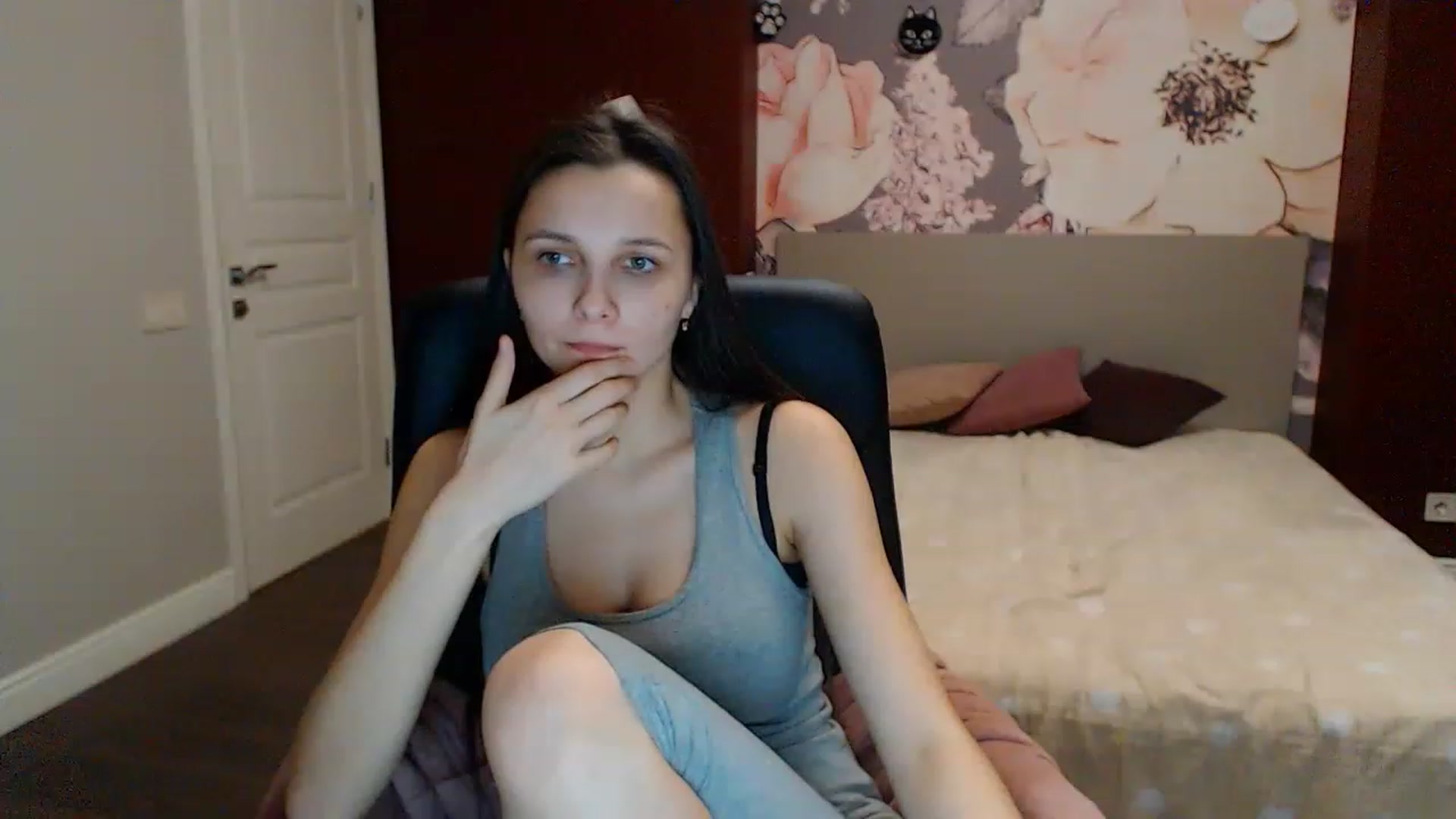 Gallery image thumbnail from Karina_Mils's myfreecams stream on, 02/03/2023, 16:07 image 9 of 20