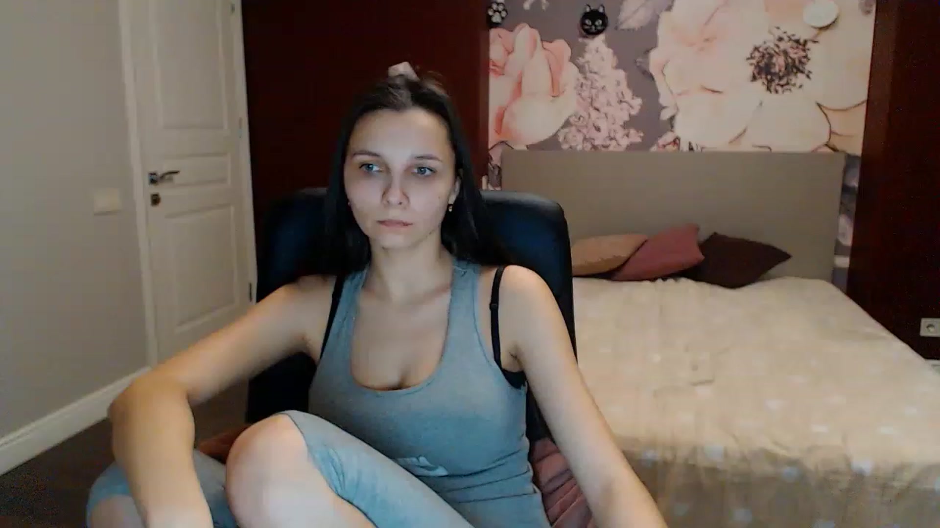 Gallery image thumbnail from Karina_Mils's myfreecams stream on, 02/03/2023, 16:07 image 1 of 20