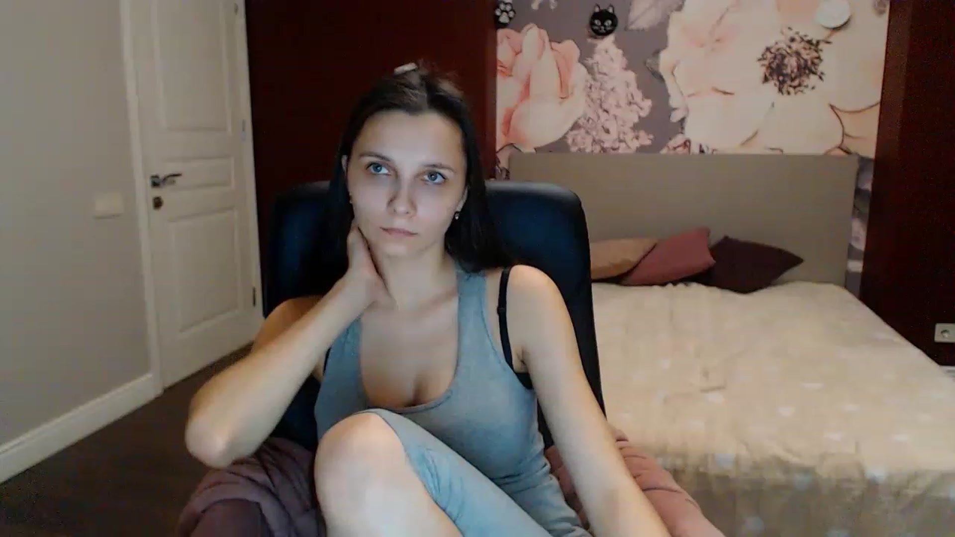 Gallery image thumbnail from Karina_Mils's myfreecams stream on, 02/03/2023, 16:07 image 12 of 20