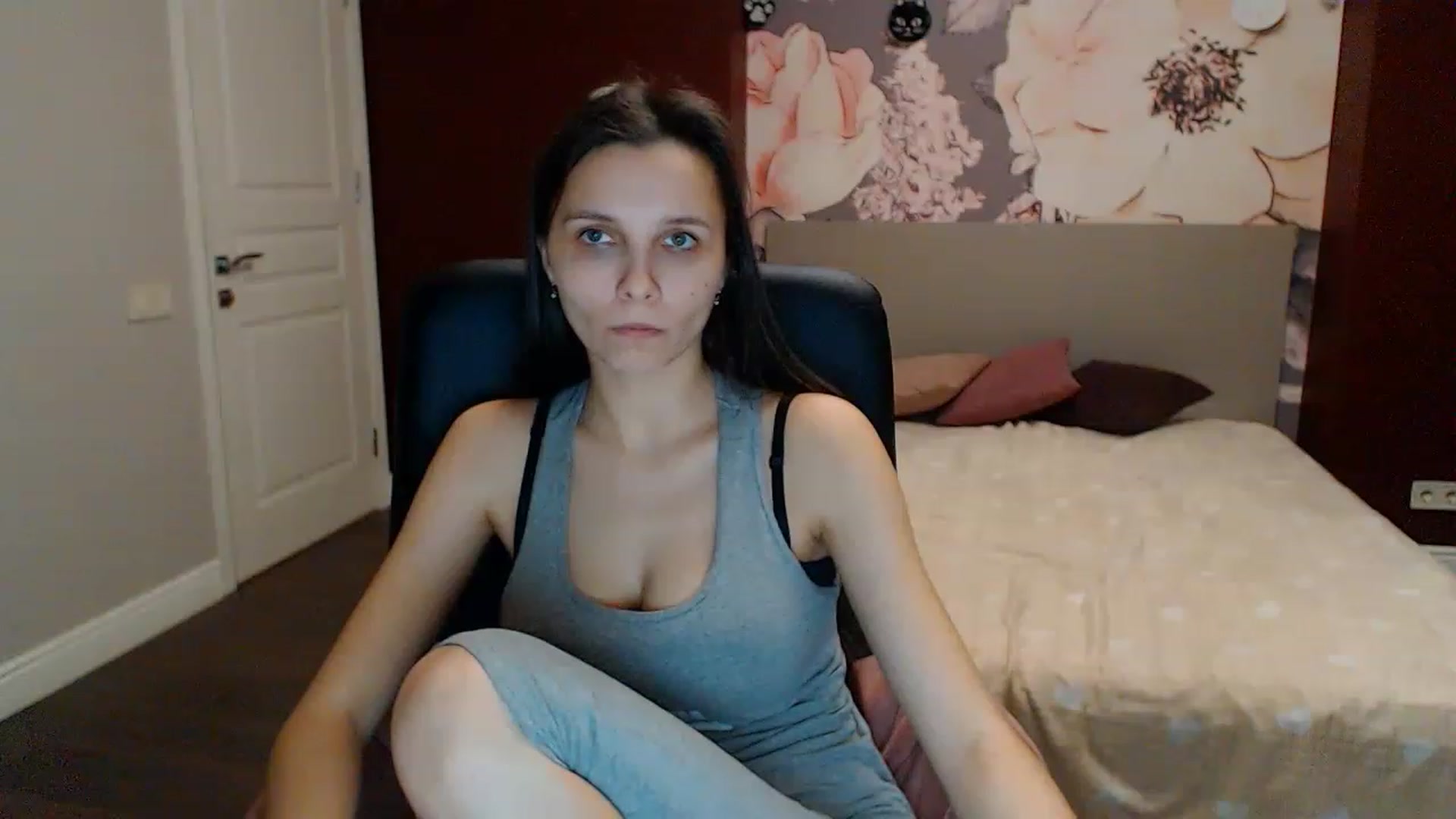 Gallery image thumbnail from Karina_Mils's myfreecams stream on, 02/03/2023, 18:10 image 1 of 20