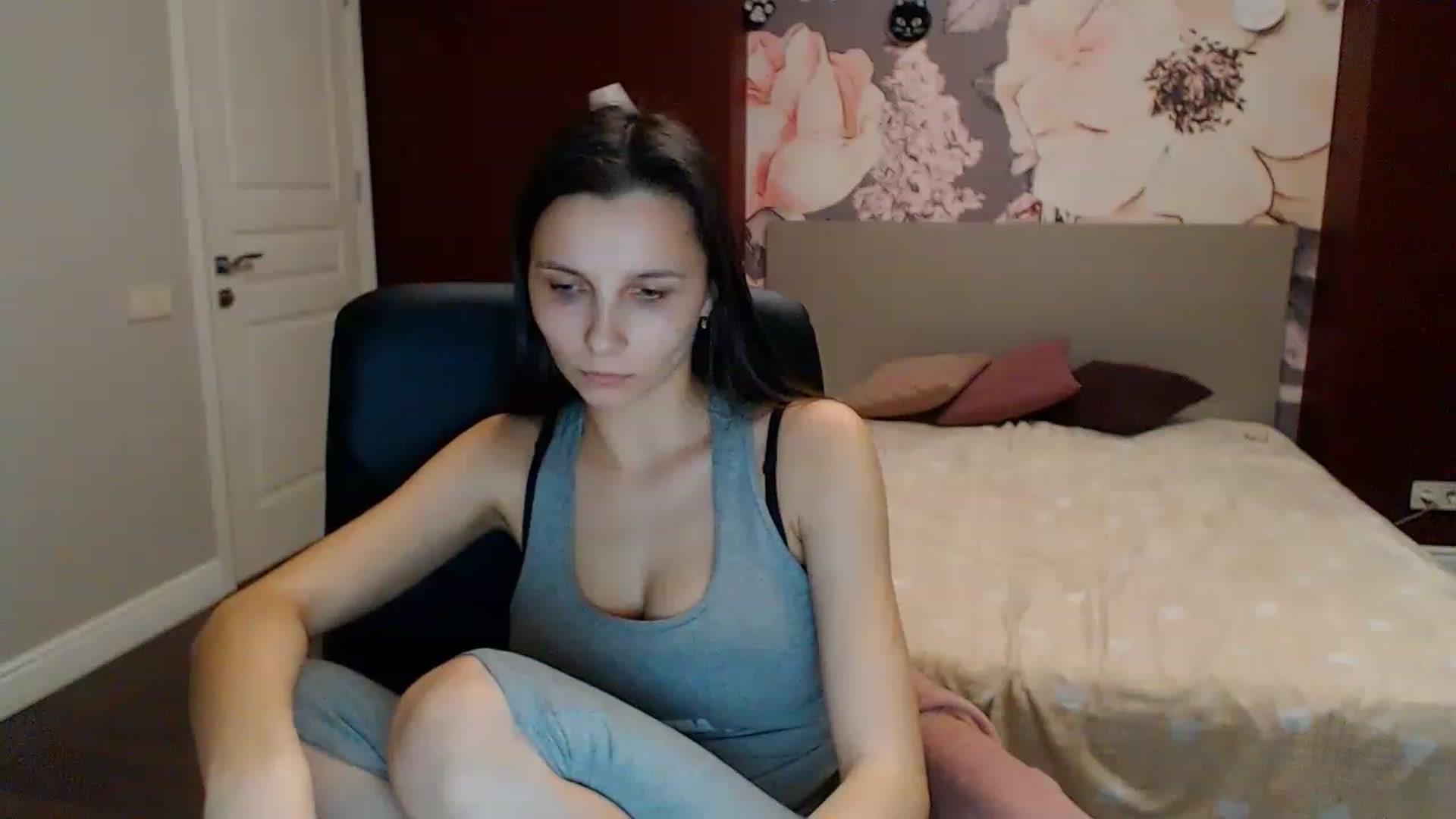 Gallery image thumbnail from Karina_Mils's myfreecams stream on, 02/03/2023, 18:10 image 7 of 20