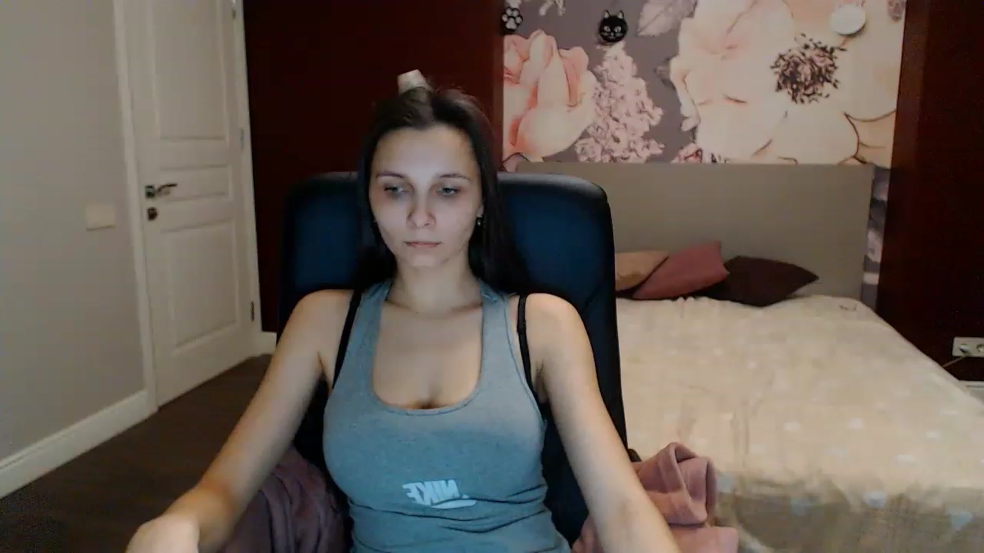Gallery image thumbnail from Karina_Mils's myfreecams stream on, 02/03/2023, 18:10 image 18 of 20