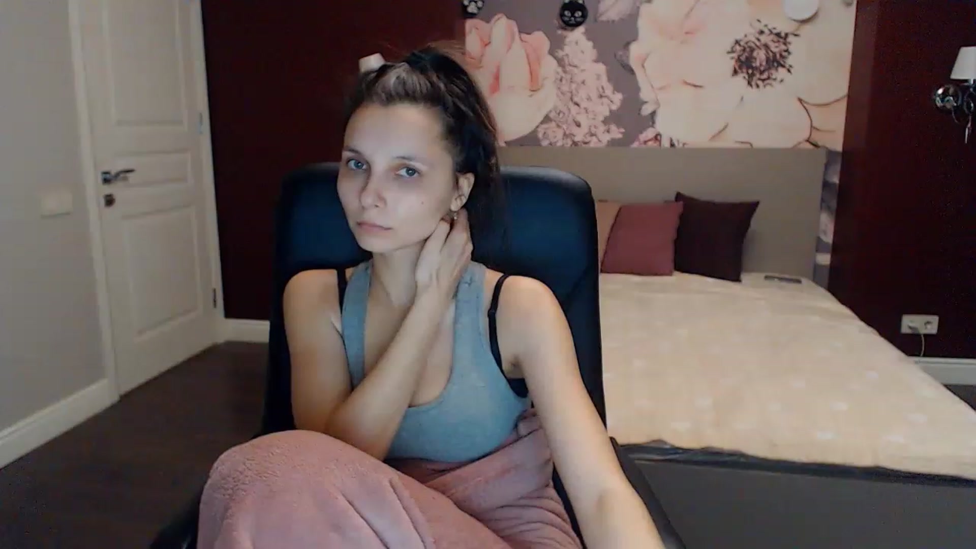 Gallery image thumbnail from Karina_Mils's myfreecams stream on, 02/04/2023, 15:22 image 2 of 20