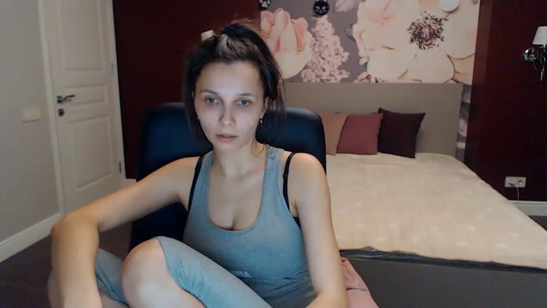 Gallery image thumbnail from Karina_Mils's myfreecams stream on, 02/04/2023, 15:22 image 16 of 20