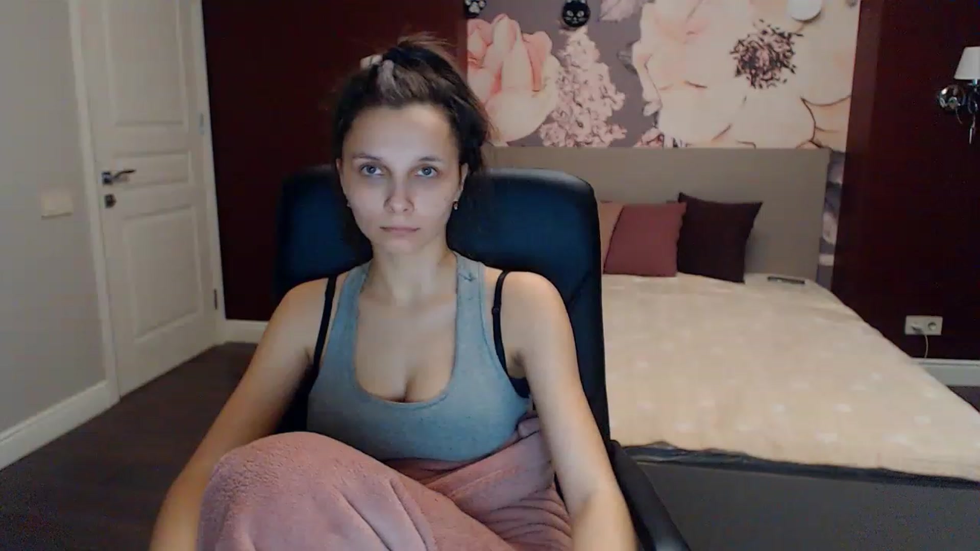 Gallery image thumbnail from Karina_Mils's myfreecams stream on, 02/04/2023, 15:22 image 1 of 20