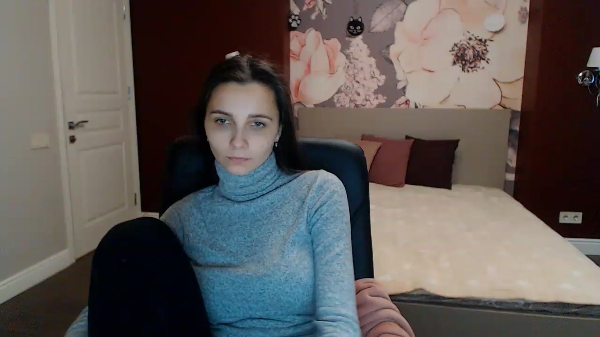 Gallery image thumbnail from Karina_Mils's myfreecams stream on, 02/05/2023, 13:04 image 14 of 20