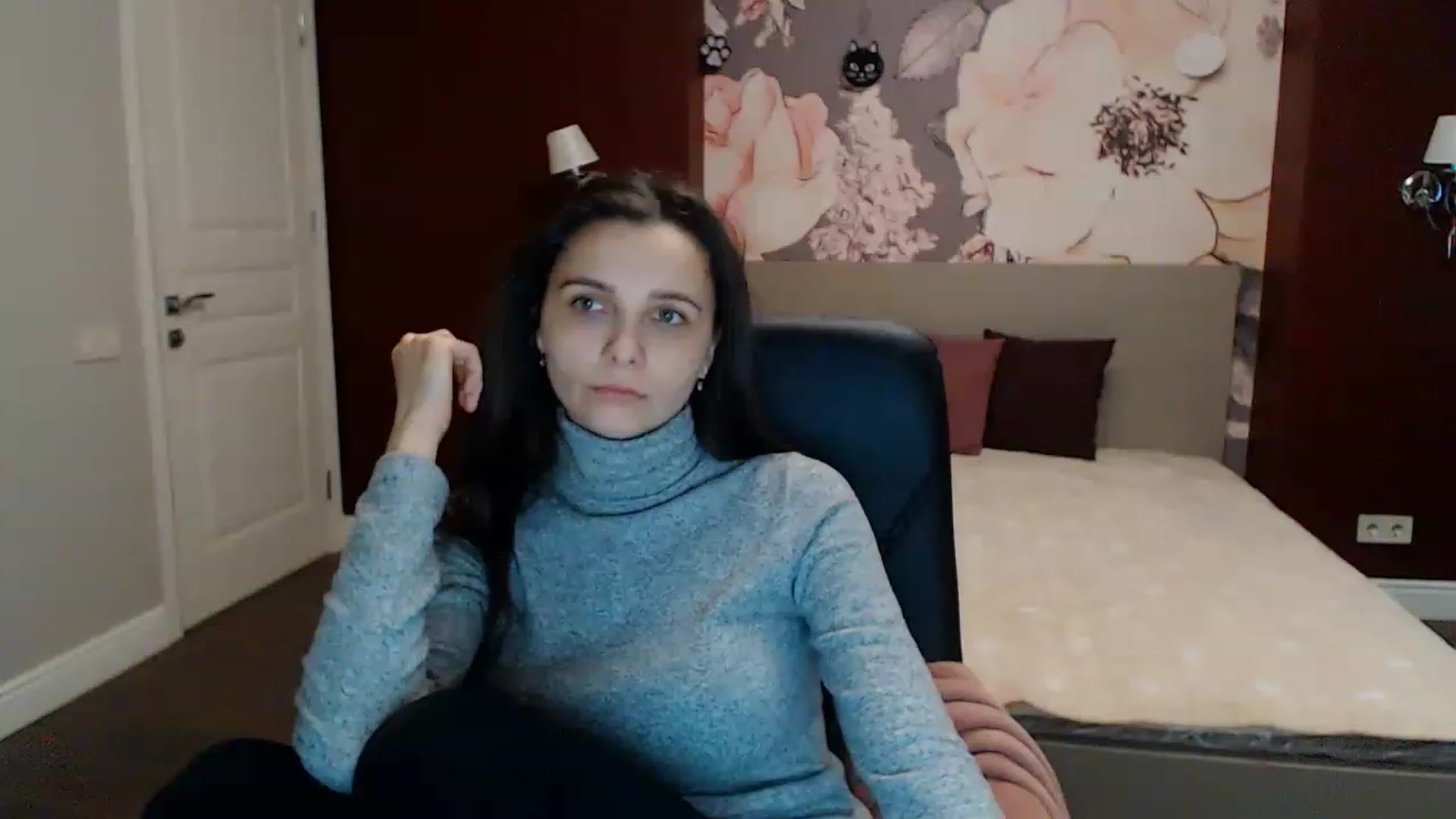 Gallery image thumbnail from Karina_Mils's myfreecams stream on, 02/05/2023, 13:04 image 8 of 20