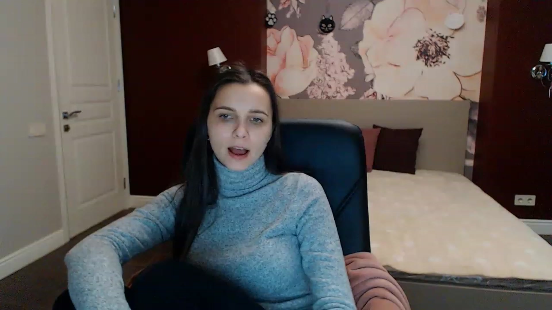 Gallery image thumbnail from Karina_Mils's myfreecams stream on, 02/05/2023, 13:04 image 7 of 20