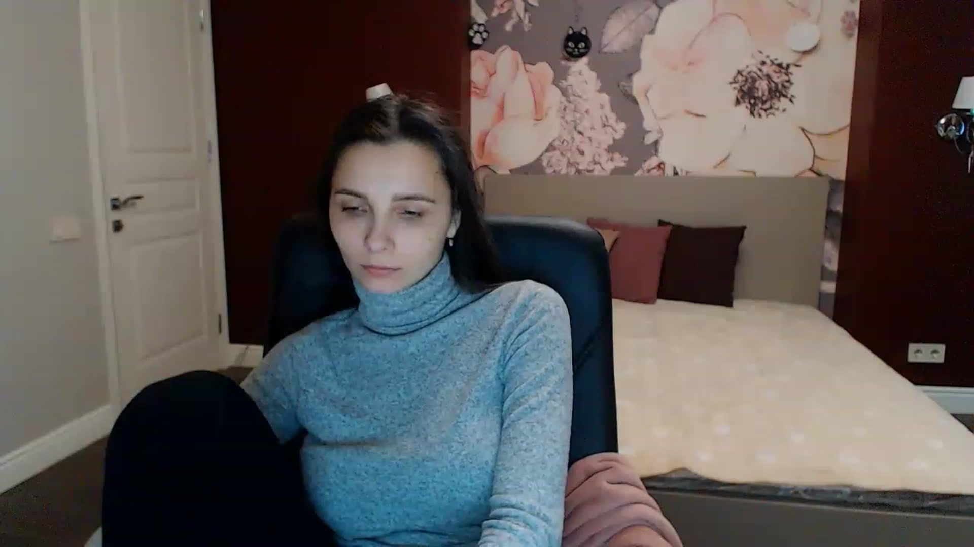 Gallery image thumbnail from Karina_Mils's myfreecams stream on, 02/05/2023, 13:04 image 15 of 20