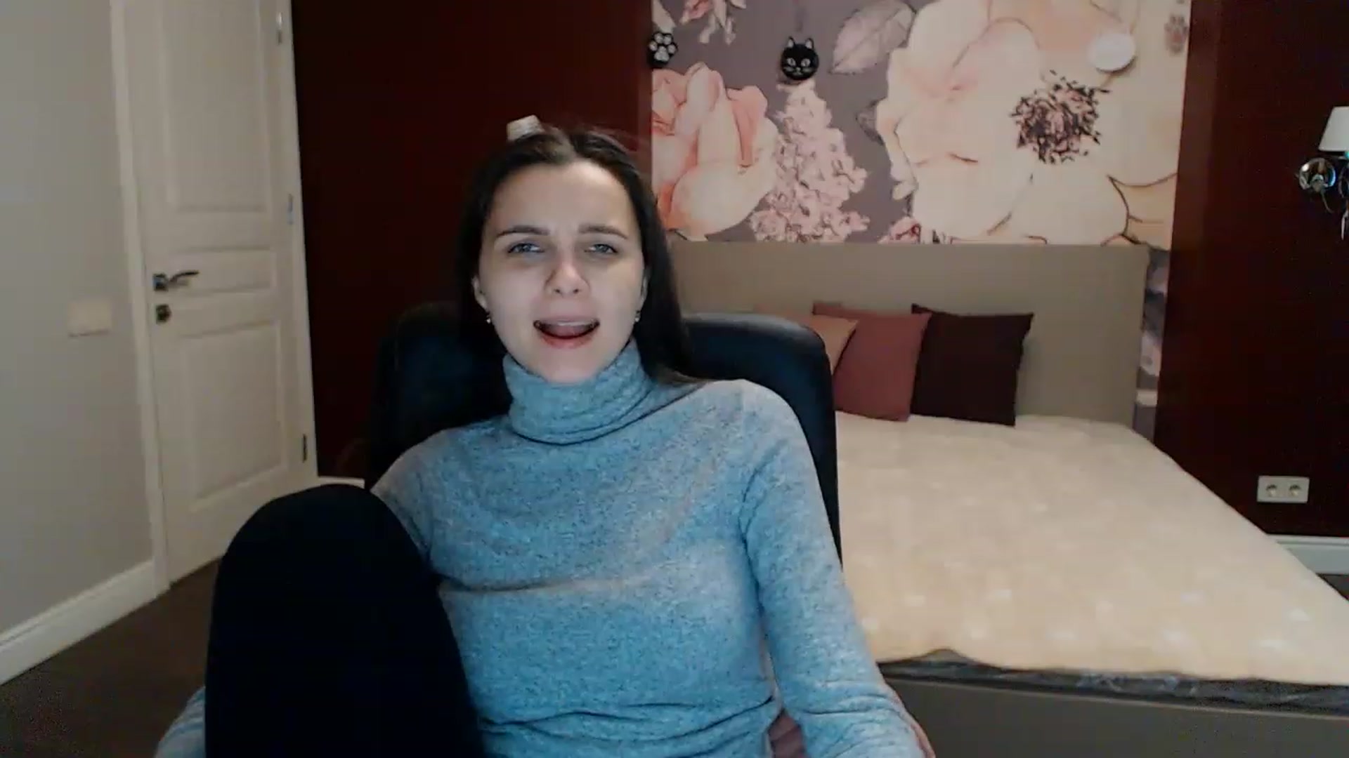 Gallery image thumbnail from Karina_Mils's myfreecams stream on, 02/05/2023, 13:04 image 13 of 20