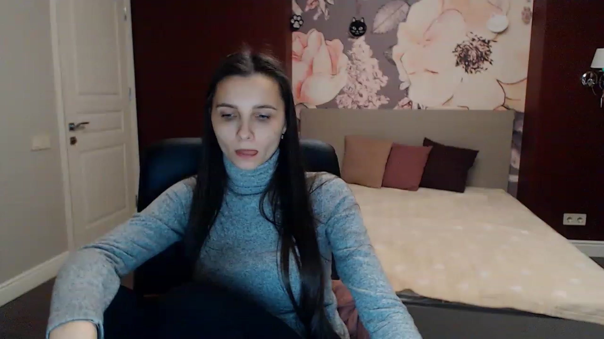 Gallery image thumbnail from Karina_Mils's myfreecams stream on, 02/05/2023, 16:49 image 9 of 20