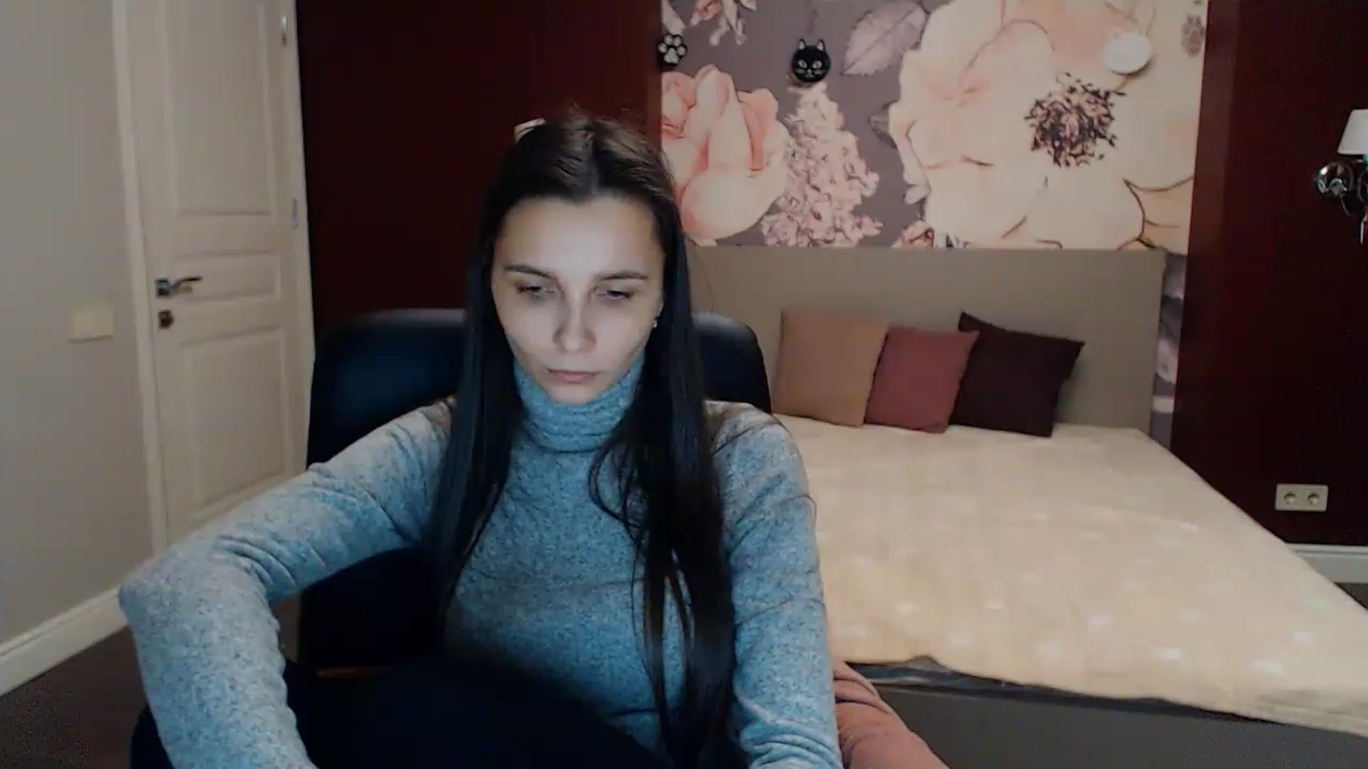 Gallery image thumbnail from Karina_Mils's myfreecams stream on, 02/05/2023, 16:49 image 12 of 20