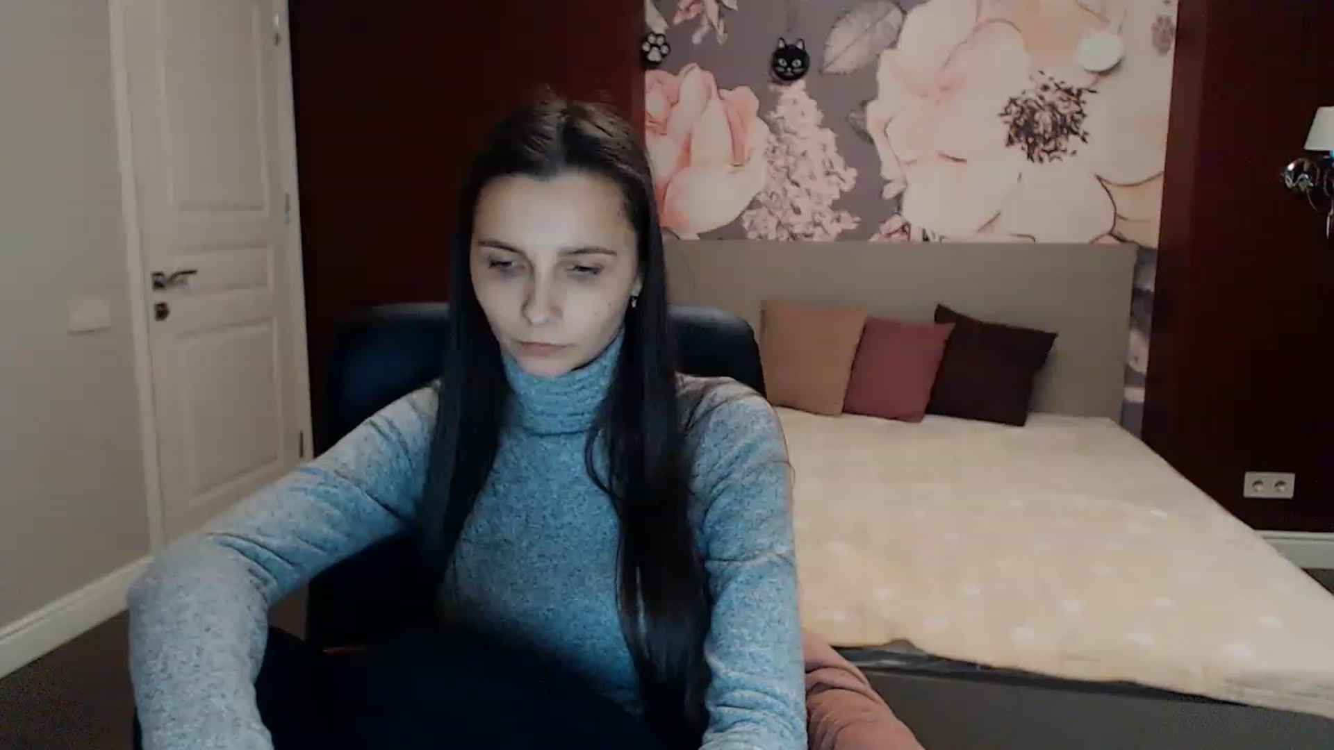 Gallery image thumbnail from Karina_Mils's myfreecams stream on, 02/05/2023, 16:49 image 4 of 20