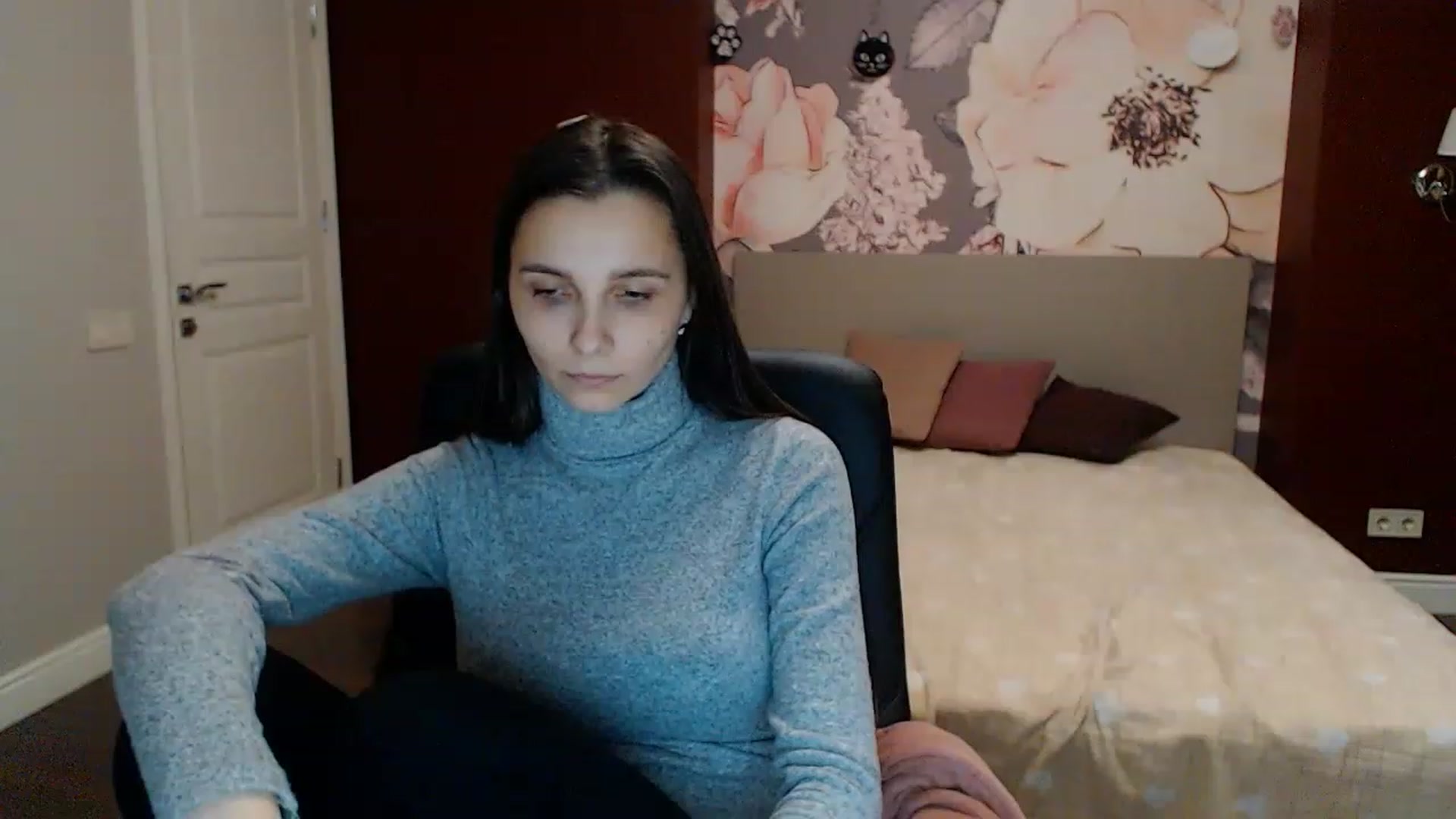 Gallery image thumbnail from Karina_Mils's myfreecams stream on, 02/05/2023, 17:50 image 5 of 20