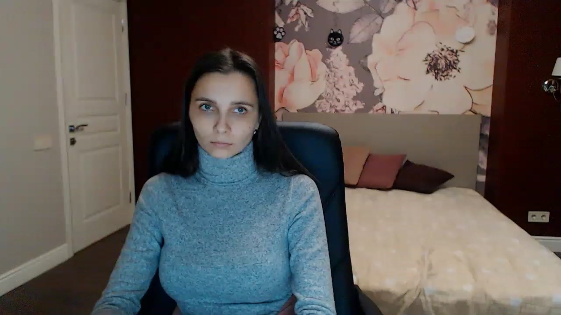 Gallery image thumbnail from Karina_Mils's myfreecams stream on, 02/05/2023, 17:50 image 10 of 20