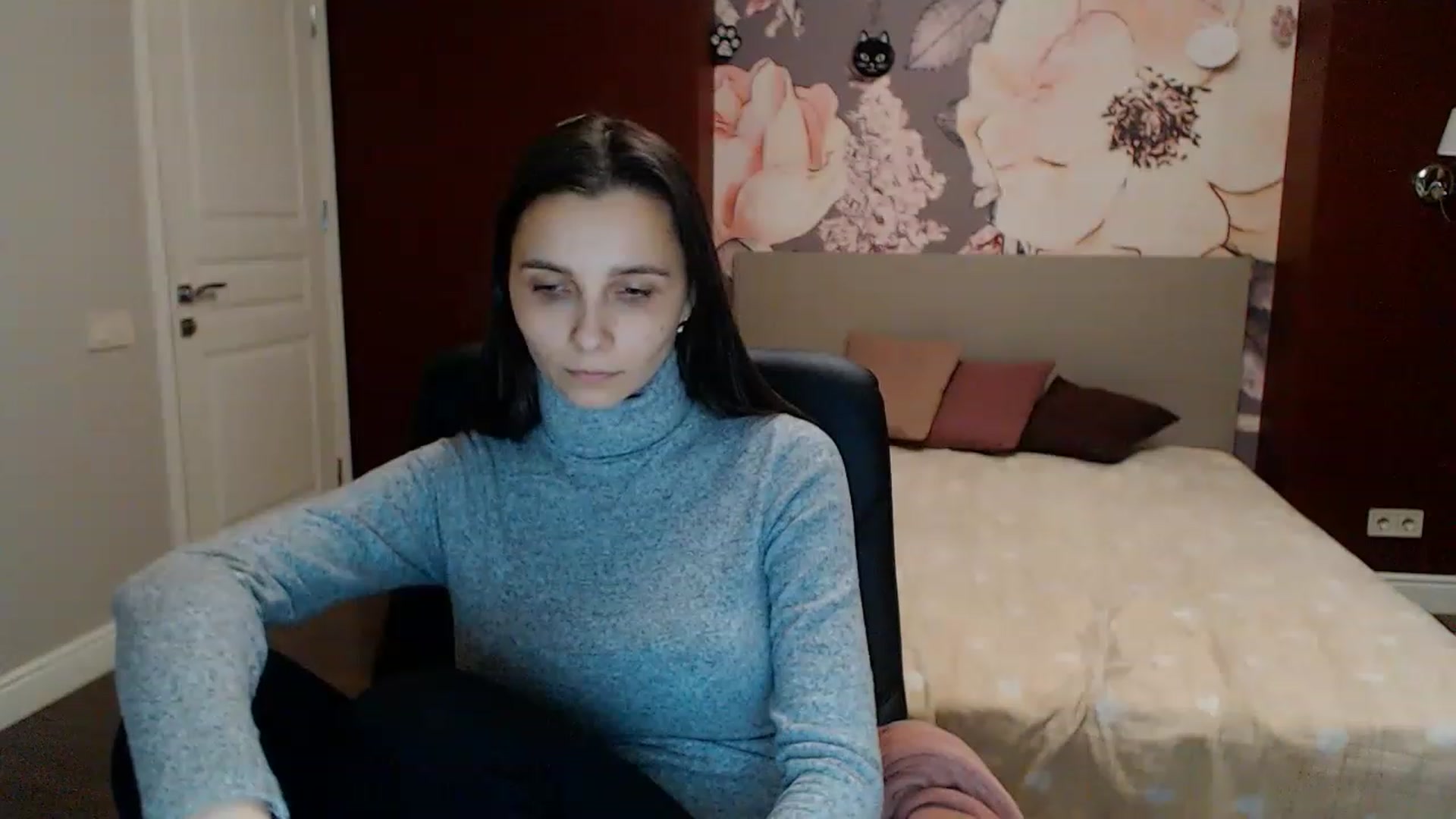 Gallery image thumbnail from Karina_Mils's myfreecams stream on, 02/05/2023, 17:50 image 4 of 20