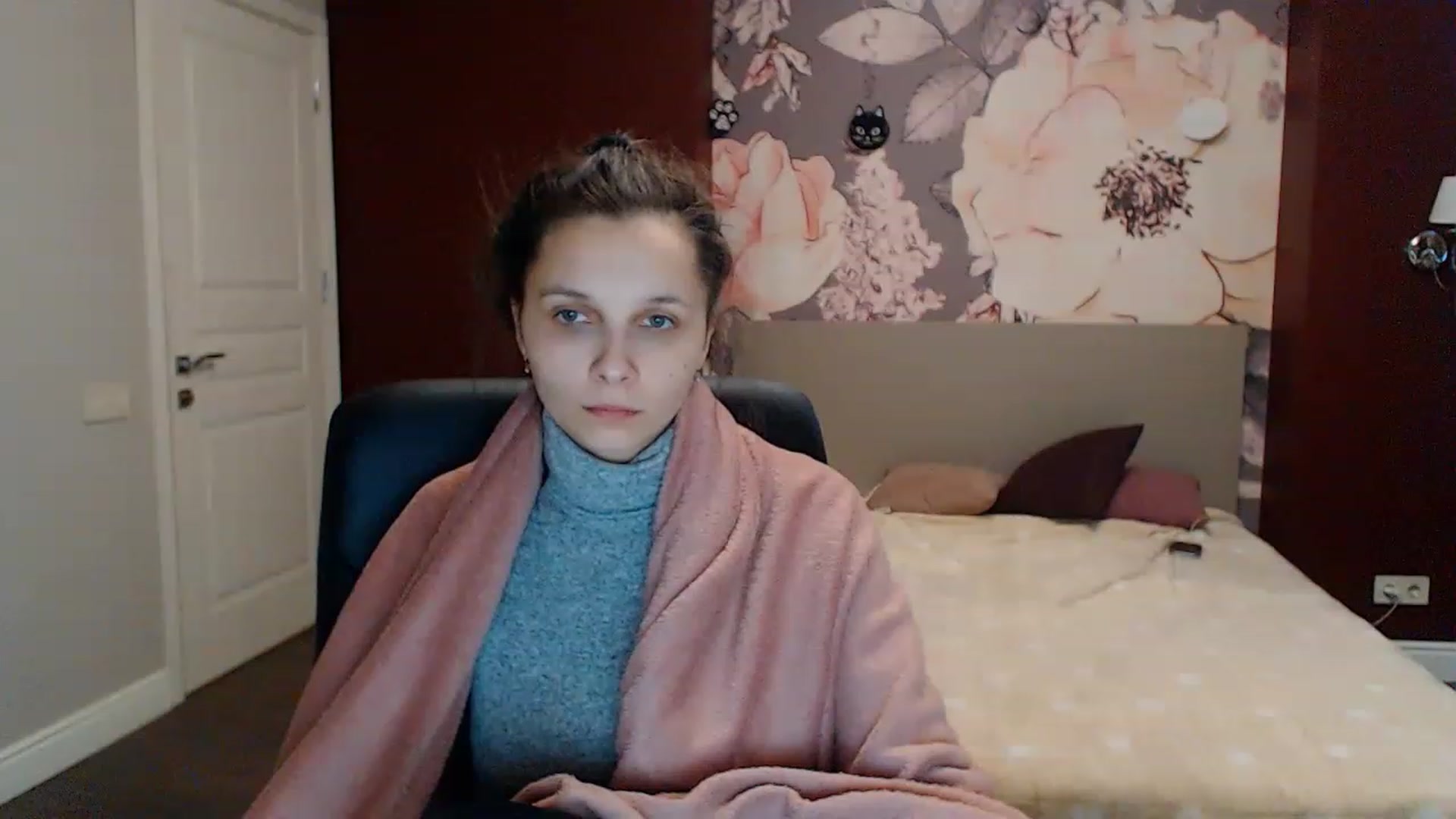 Gallery image thumbnail from Karina_Mils's myfreecams stream on, 02/07/2023, 10:38 image 18 of 20
