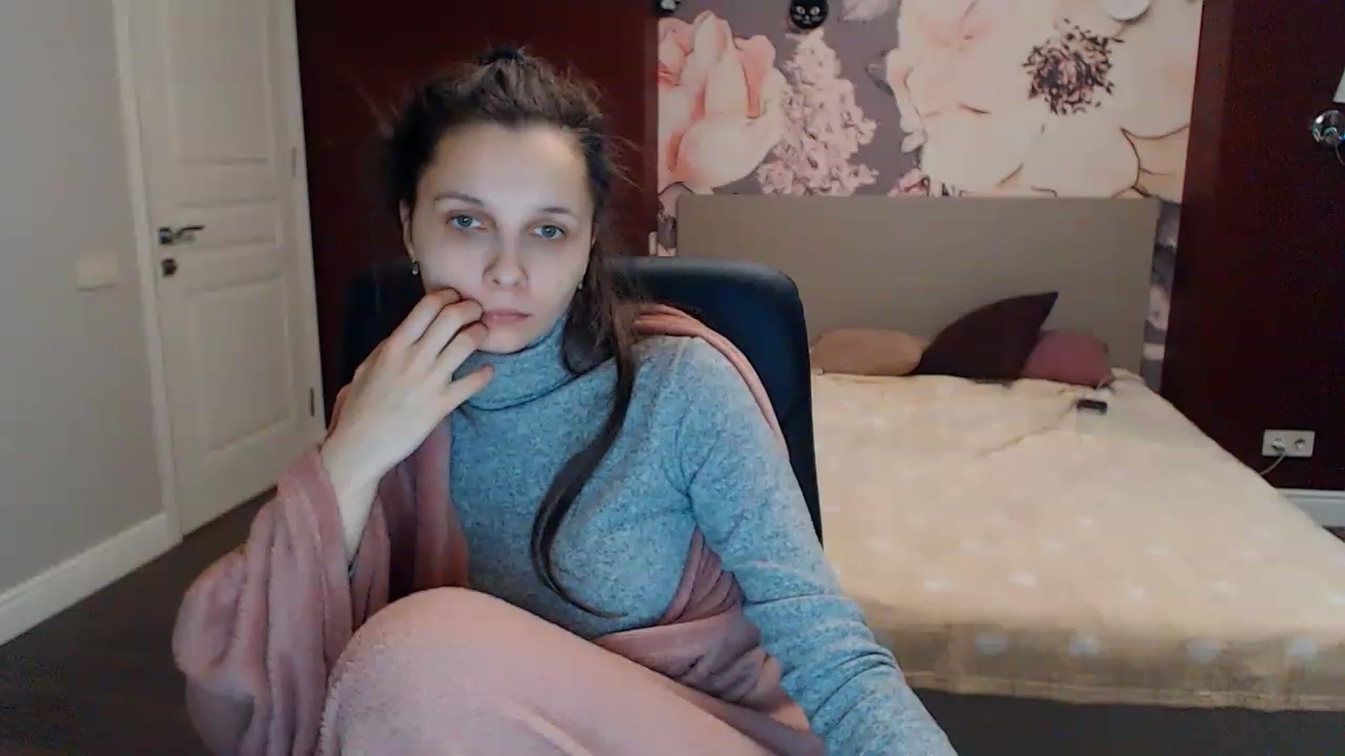 Gallery image thumbnail from Karina_Mils's myfreecams stream on, 02/07/2023, 10:38 image 10 of 20