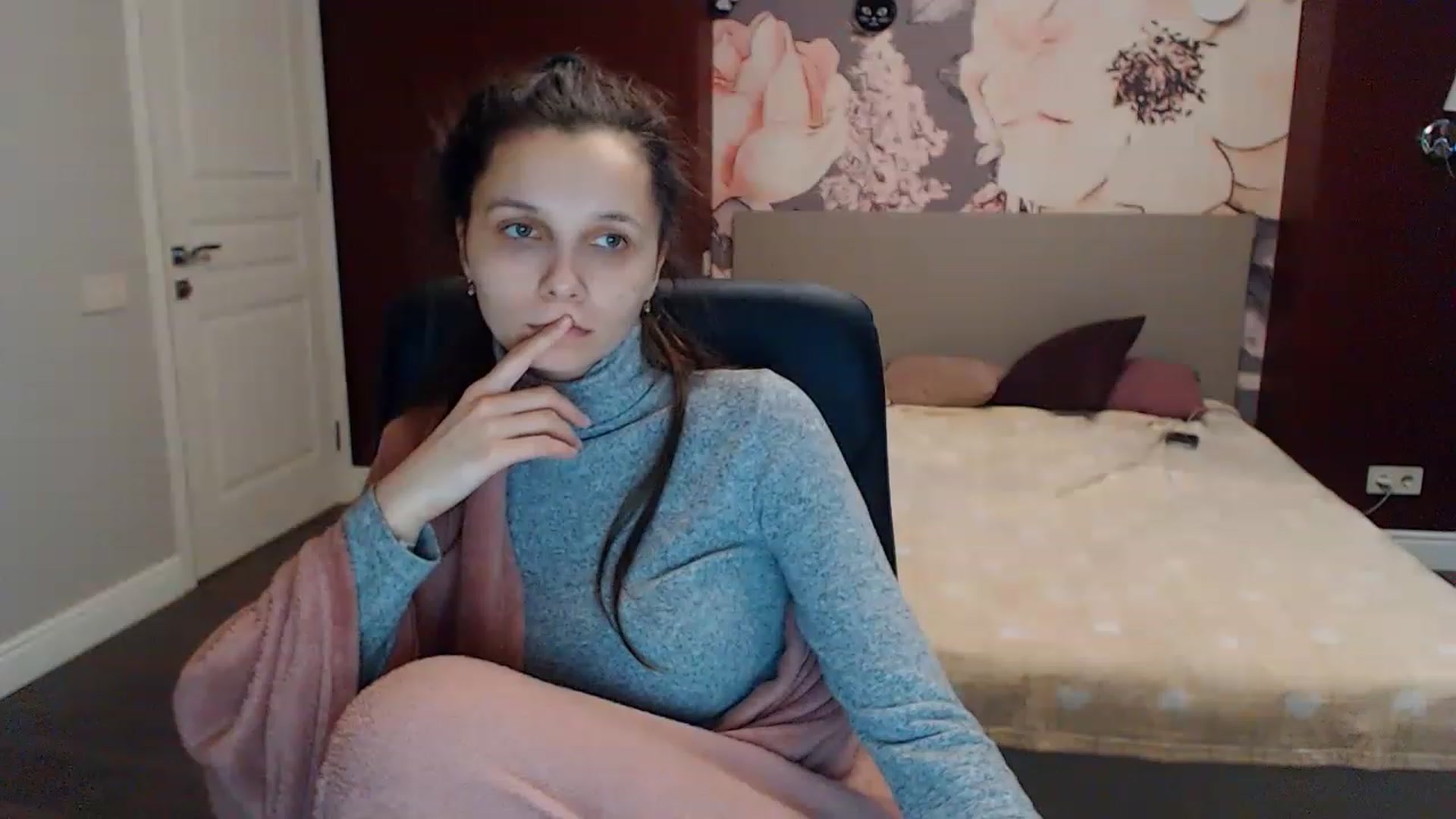 Gallery image thumbnail from Karina_Mils's myfreecams stream on, 02/07/2023, 10:38 image 11 of 20