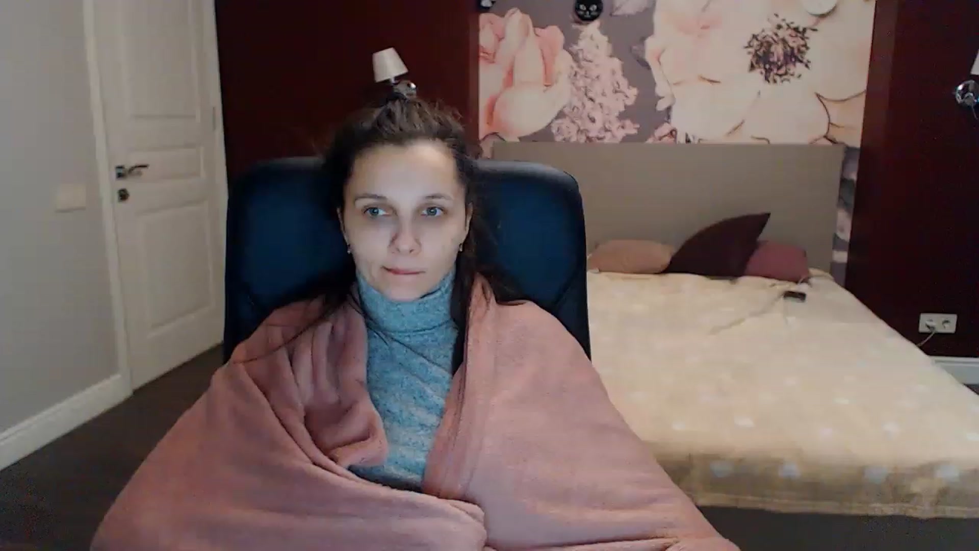 Gallery image thumbnail from Karina_Mils's myfreecams stream on, 02/07/2023, 10:38 image 9 of 20