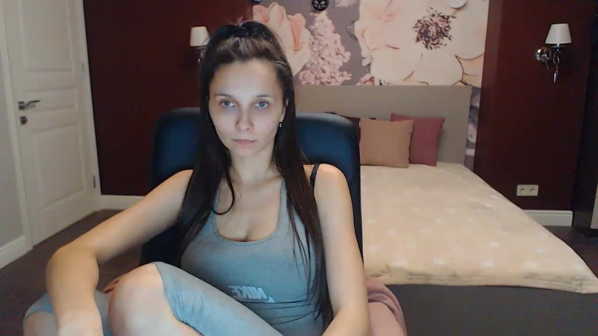 Gallery image thumbnail from Karina_Mils's myfreecams stream on, 02/10/2023, 16:51 image 1 of 20