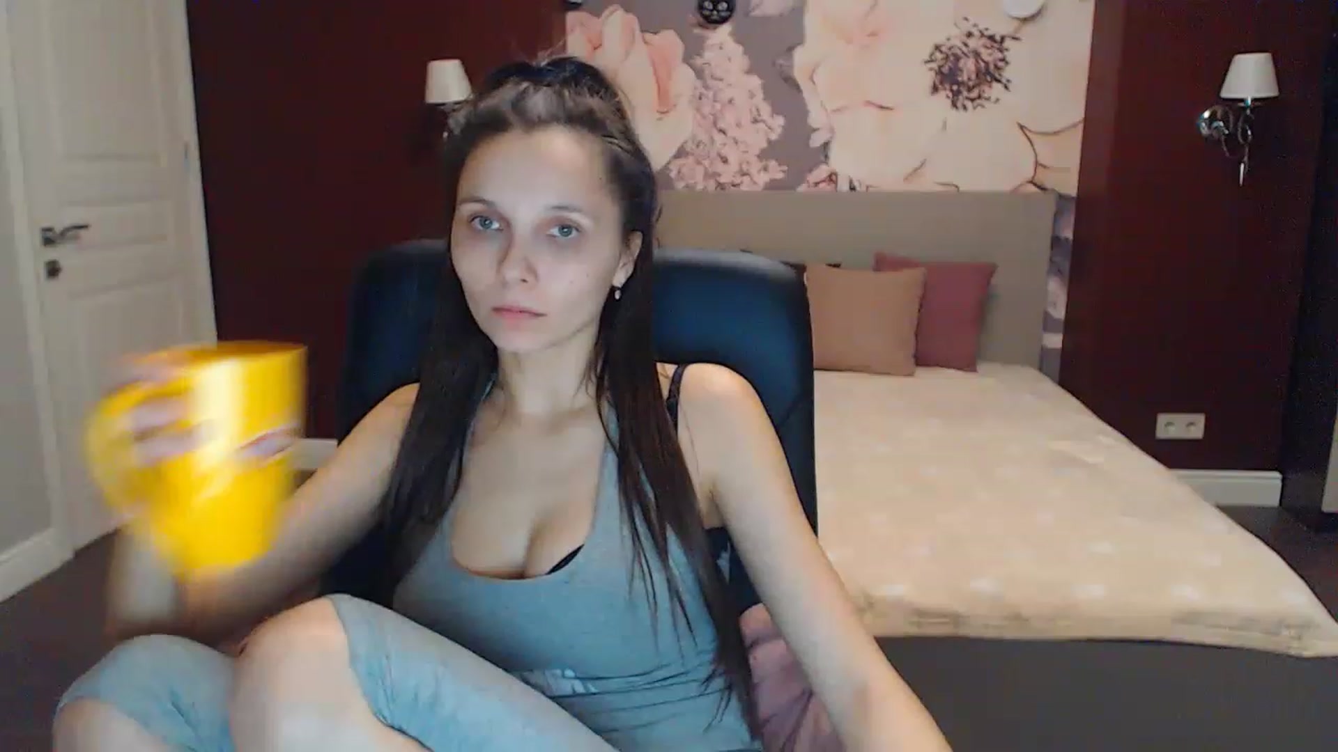 Gallery image thumbnail from Karina_Mils's myfreecams stream on, 02/10/2023, 16:51 image 17 of 20
