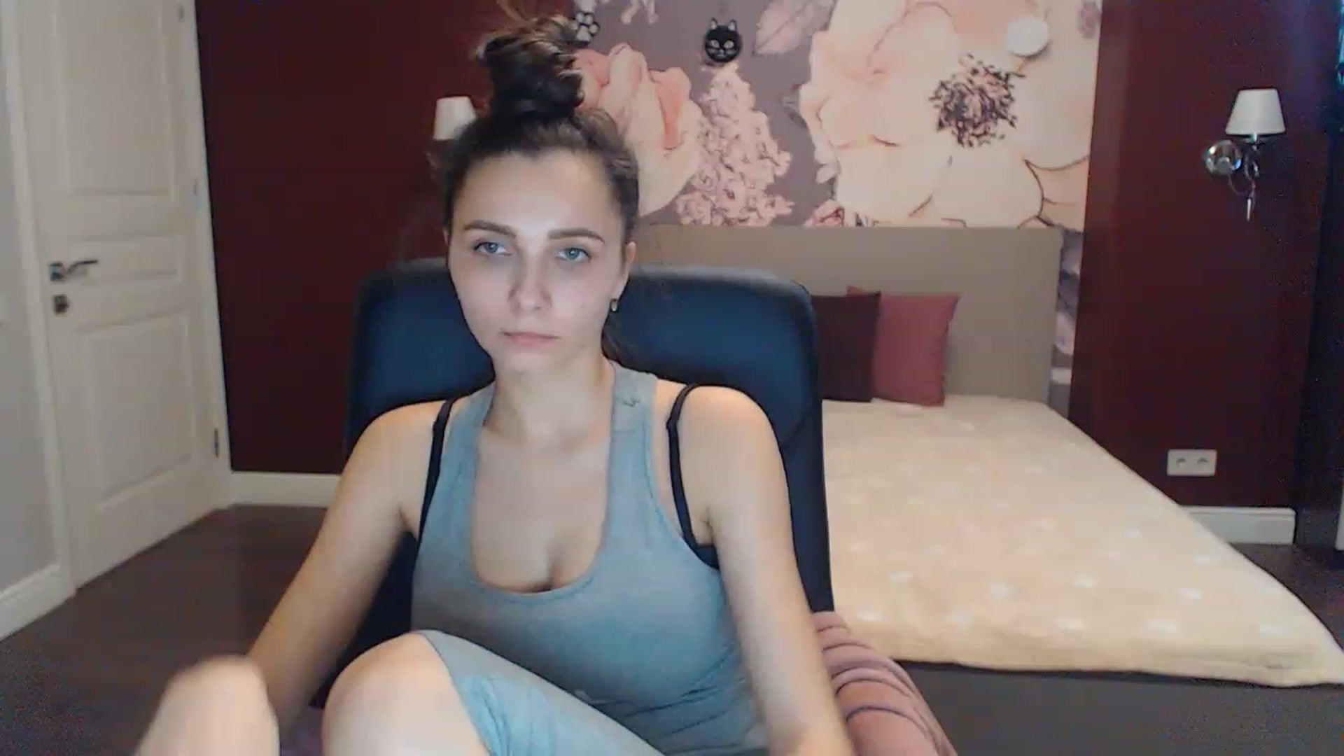 Gallery image thumbnail from Karina_Mils's myfreecams stream on, 02/11/2023, 13:32 image 3 of 20