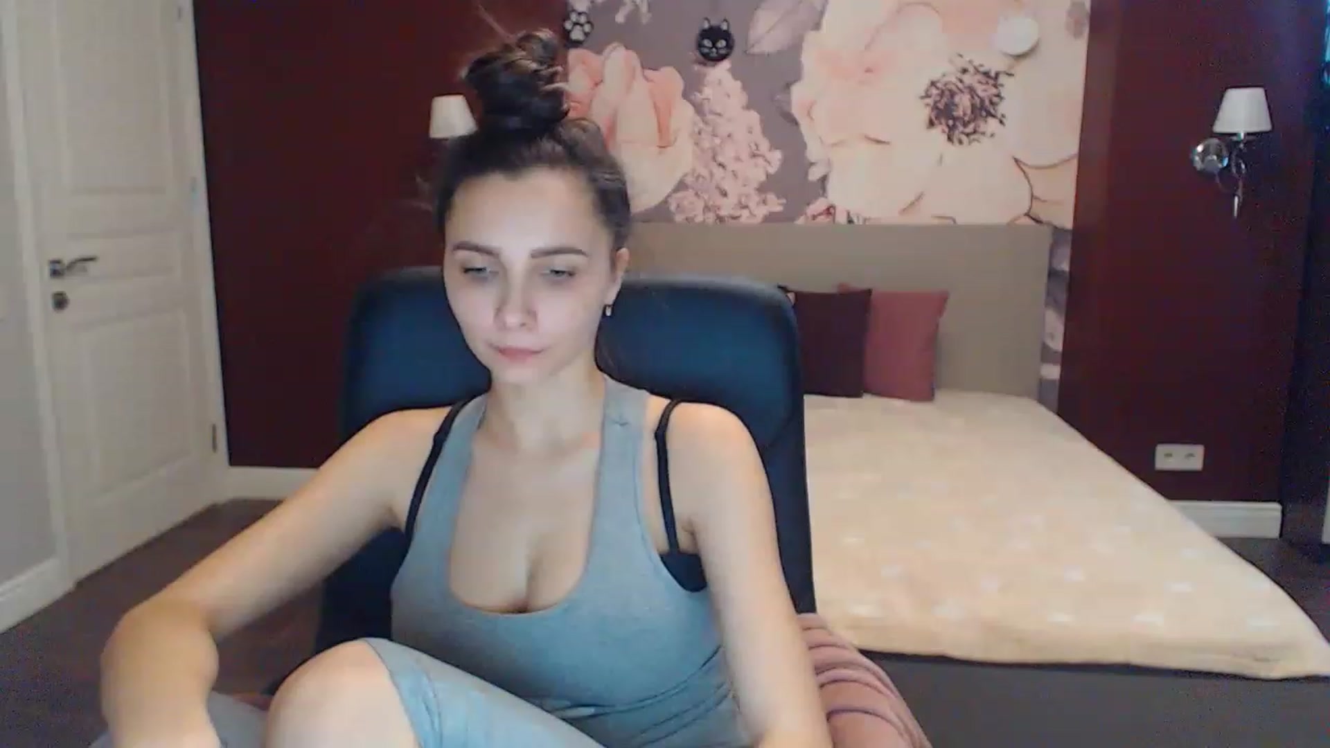 Gallery image thumbnail from Karina_Mils's myfreecams stream on, 02/11/2023, 13:32 image 17 of 20