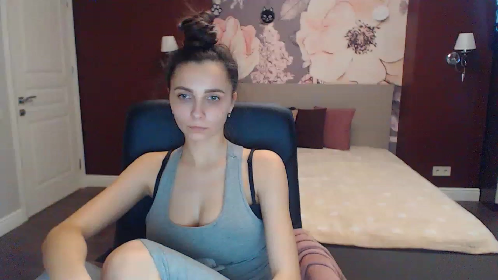 Gallery image thumbnail from Karina_Mils's myfreecams stream on, 02/11/2023, 13:32 image 11 of 20