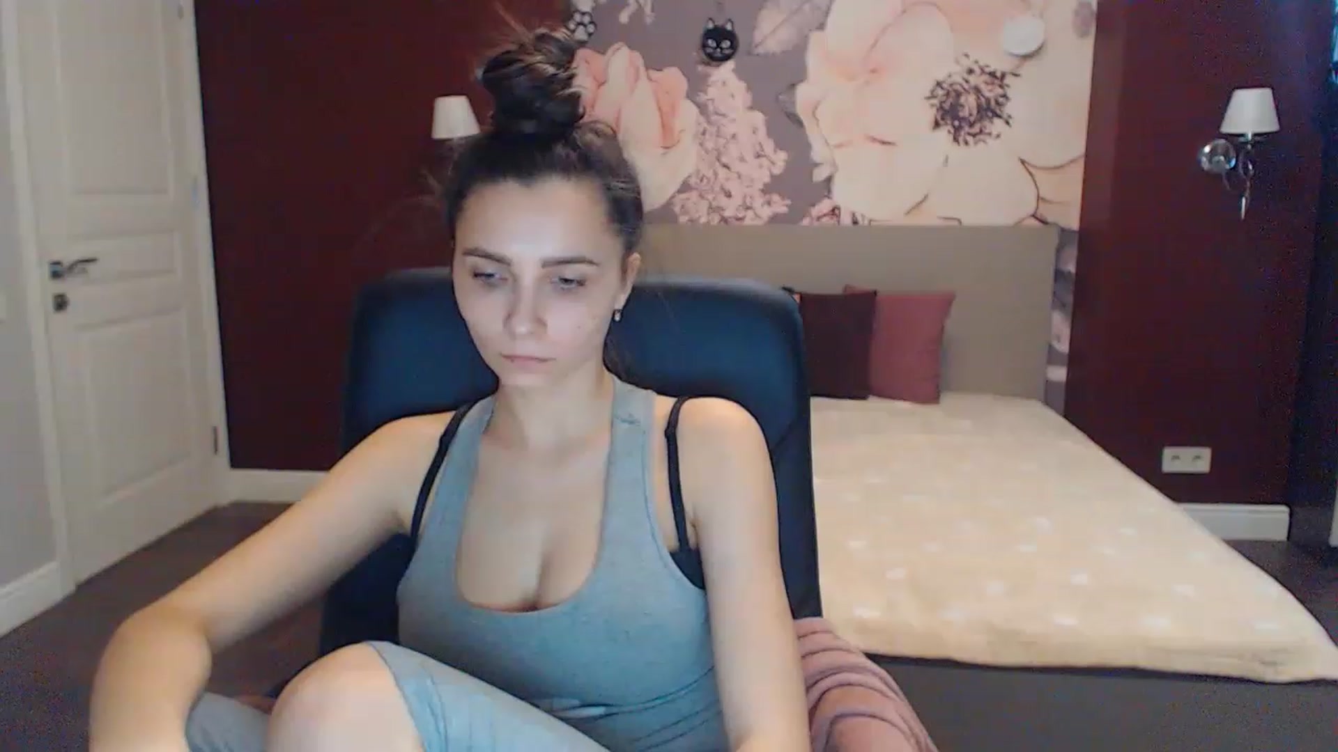 Gallery image thumbnail from Karina_Mils's myfreecams stream on, 02/11/2023, 13:32 image 18 of 20