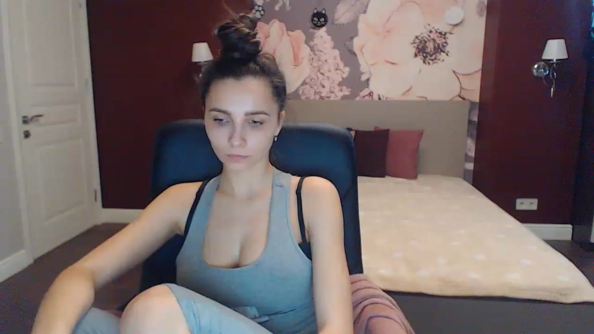 Gallery image thumbnail from Karina_Mils's myfreecams stream on, 02/11/2023, 13:32 image 13 of 20