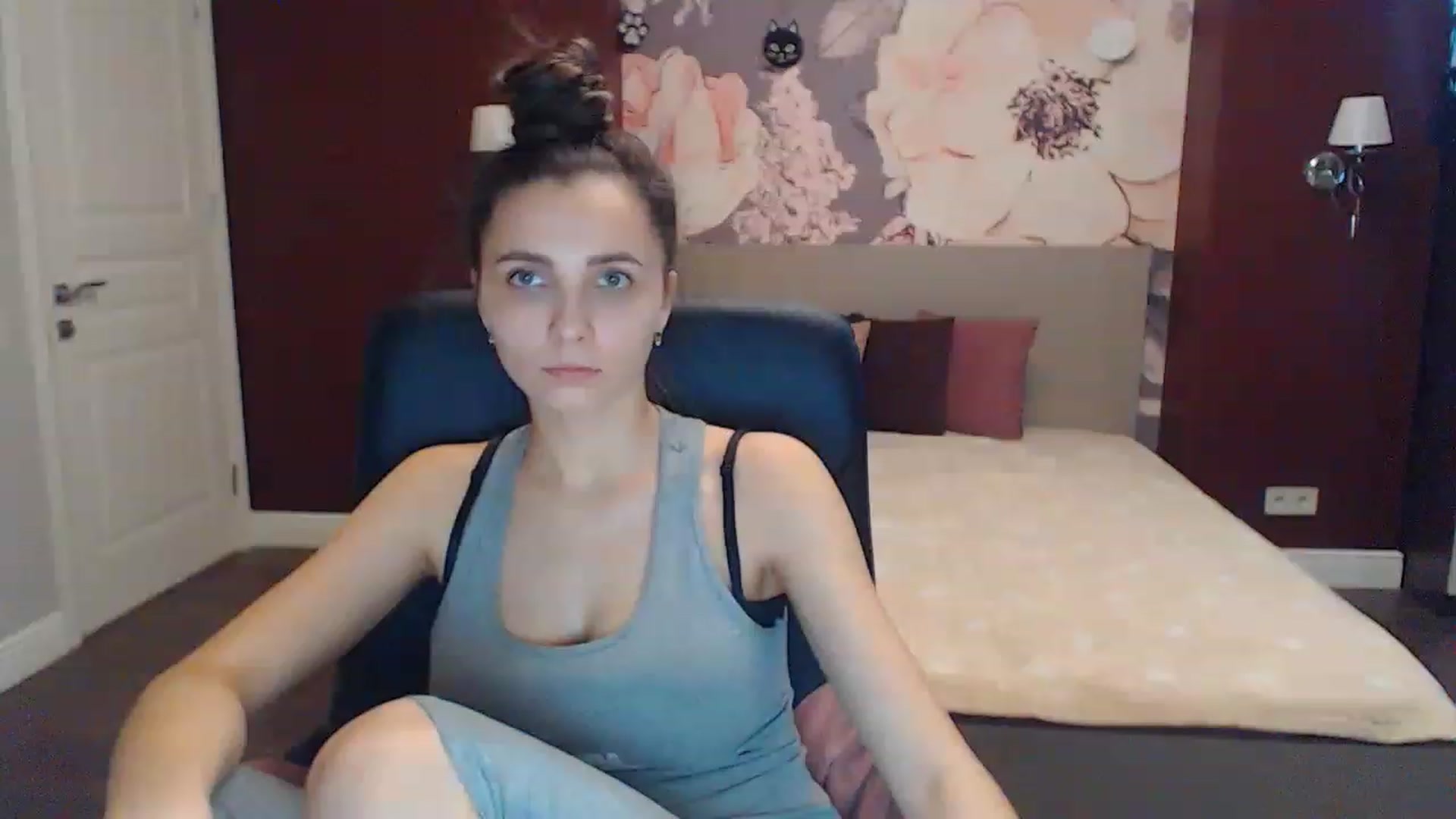 Gallery image thumbnail from Karina_Mils's myfreecams stream on, 02/11/2023, 13:32 image 9 of 20