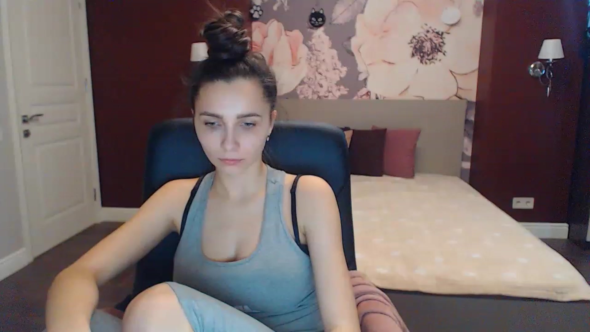 Gallery image thumbnail from Karina_Mils's myfreecams stream on, 02/11/2023, 13:32 image 5 of 20