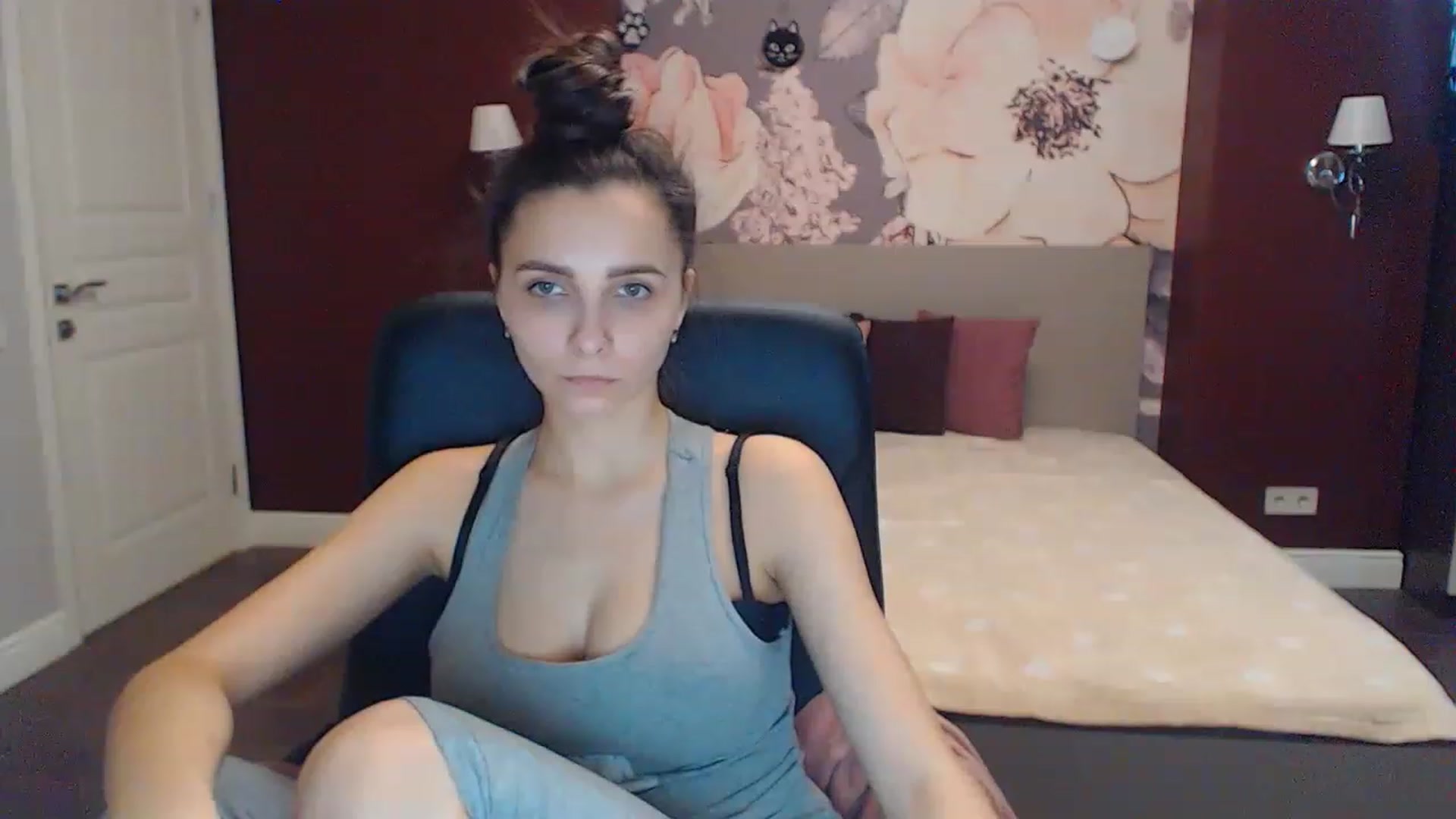 Gallery image thumbnail from Karina_Mils's myfreecams stream on, 02/11/2023, 13:32 image 12 of 20