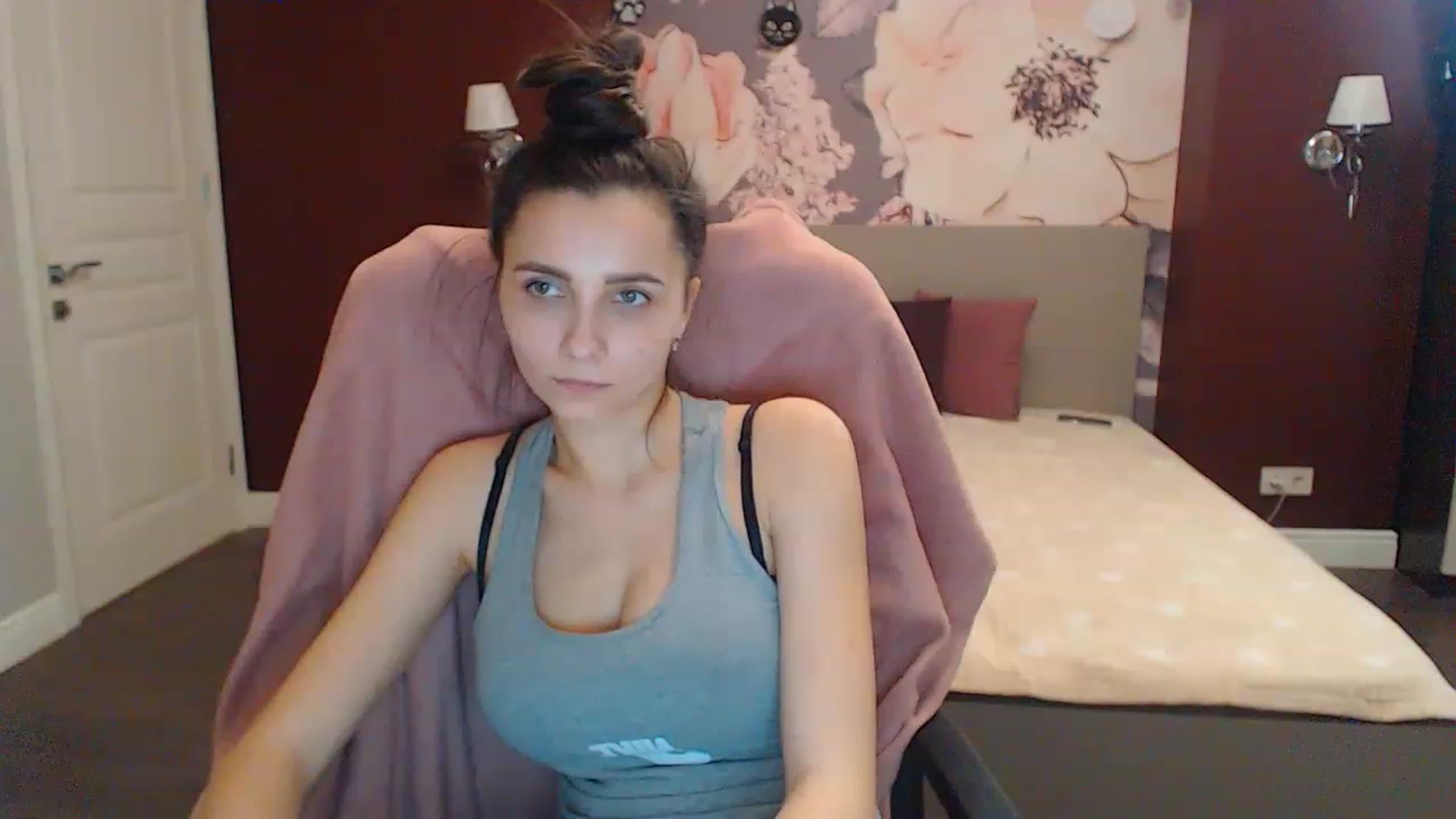 Gallery image thumbnail from Karina_Mils's myfreecams stream on, 02/11/2023, 14:35 image 9 of 20